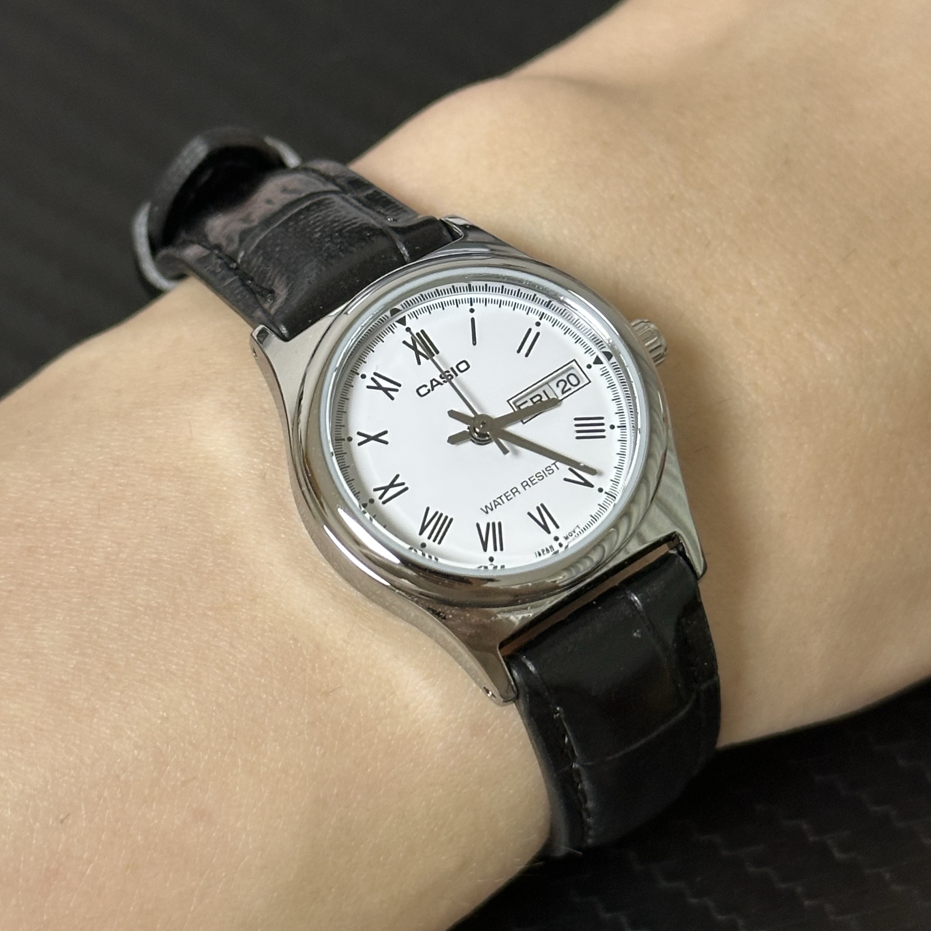 Casio LTP-V006L-7B 착용 스타일 - 1
