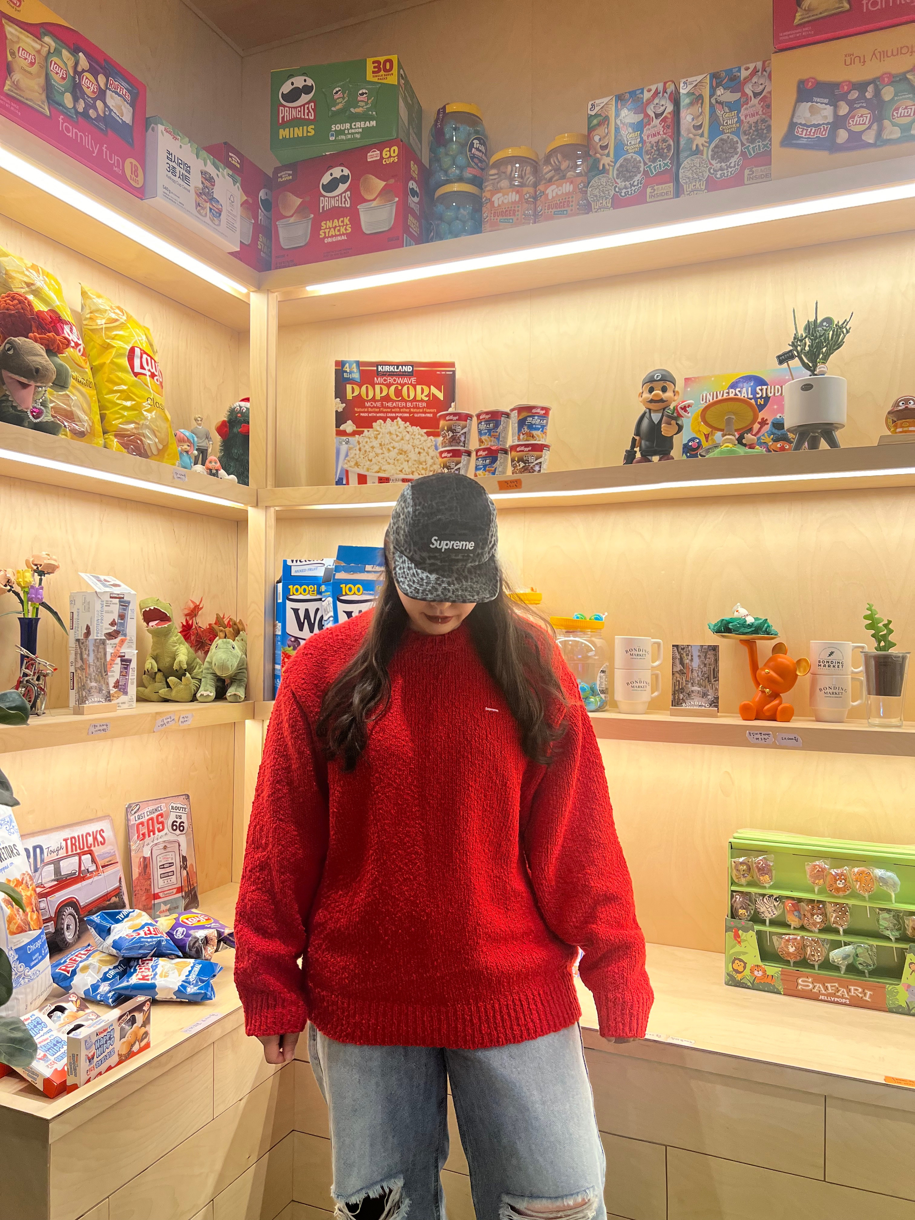 Supreme Leopard Velvet Camp Cap Black - 24SS, Supreme Boucle Small Box Sweater Red - 24SS 착용 스타일