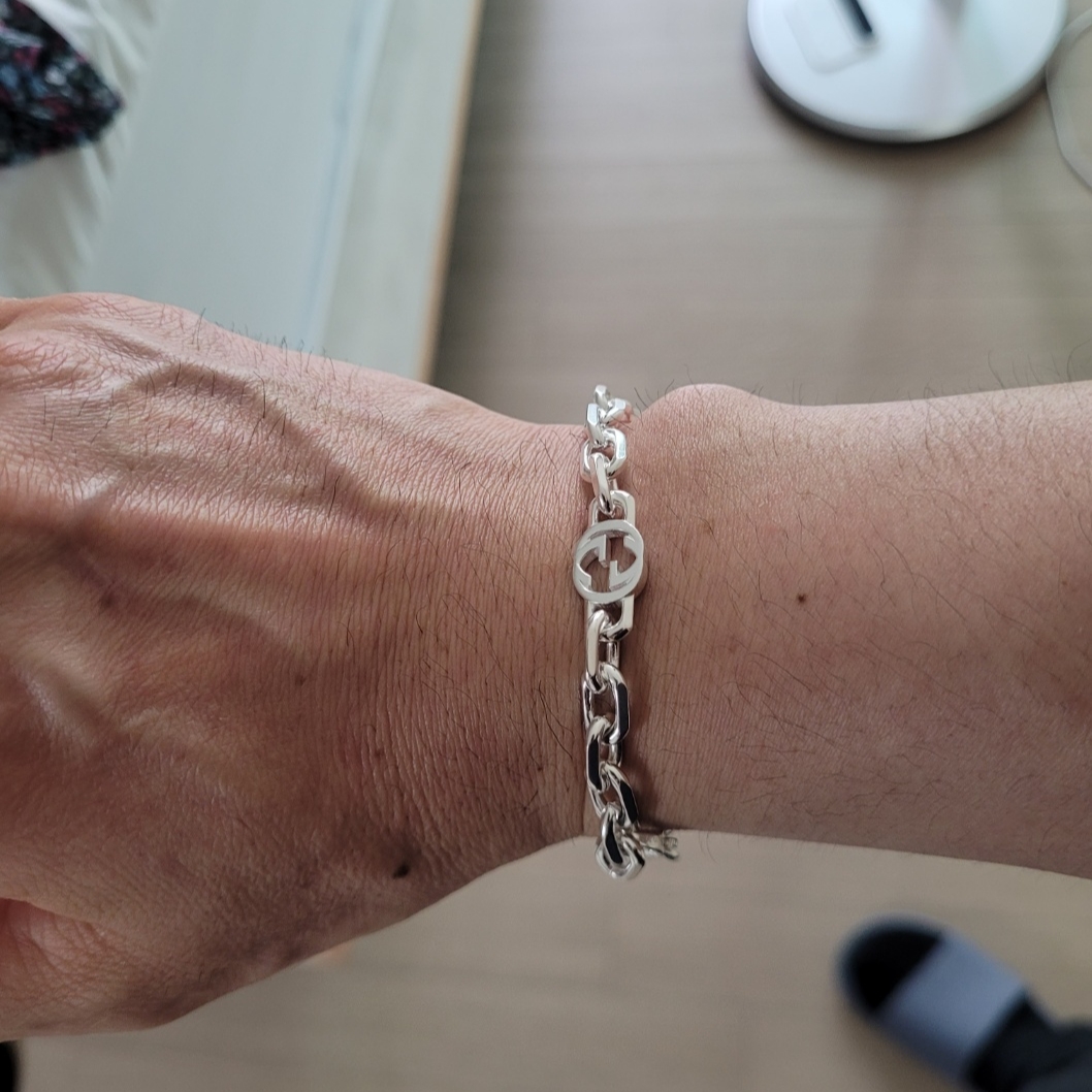 Gucci Interlocking G Bracelet Sterling Silver 착용 스타일