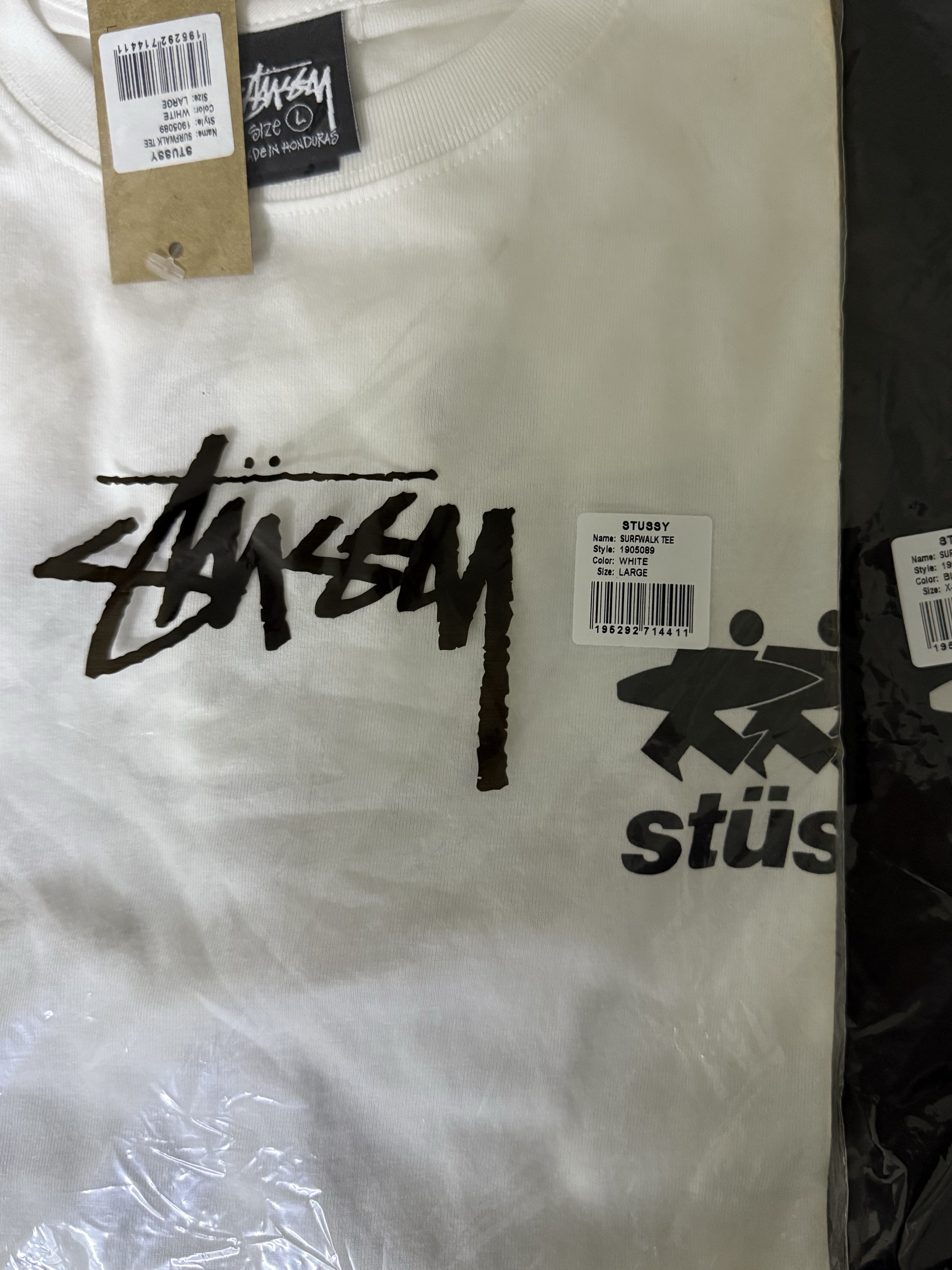 Stussy Surfwalk T-Shirt White, Stussy Surfwalk T-Shirt Black 착용 스타일