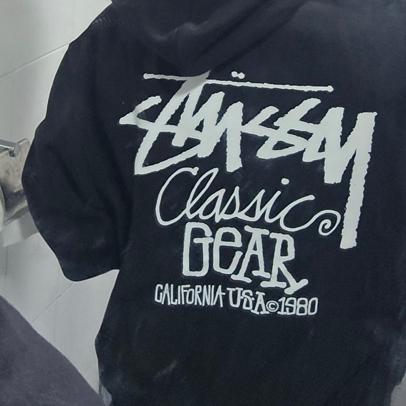 Stussy Classic Gear Hoodie Black 착용 스타일