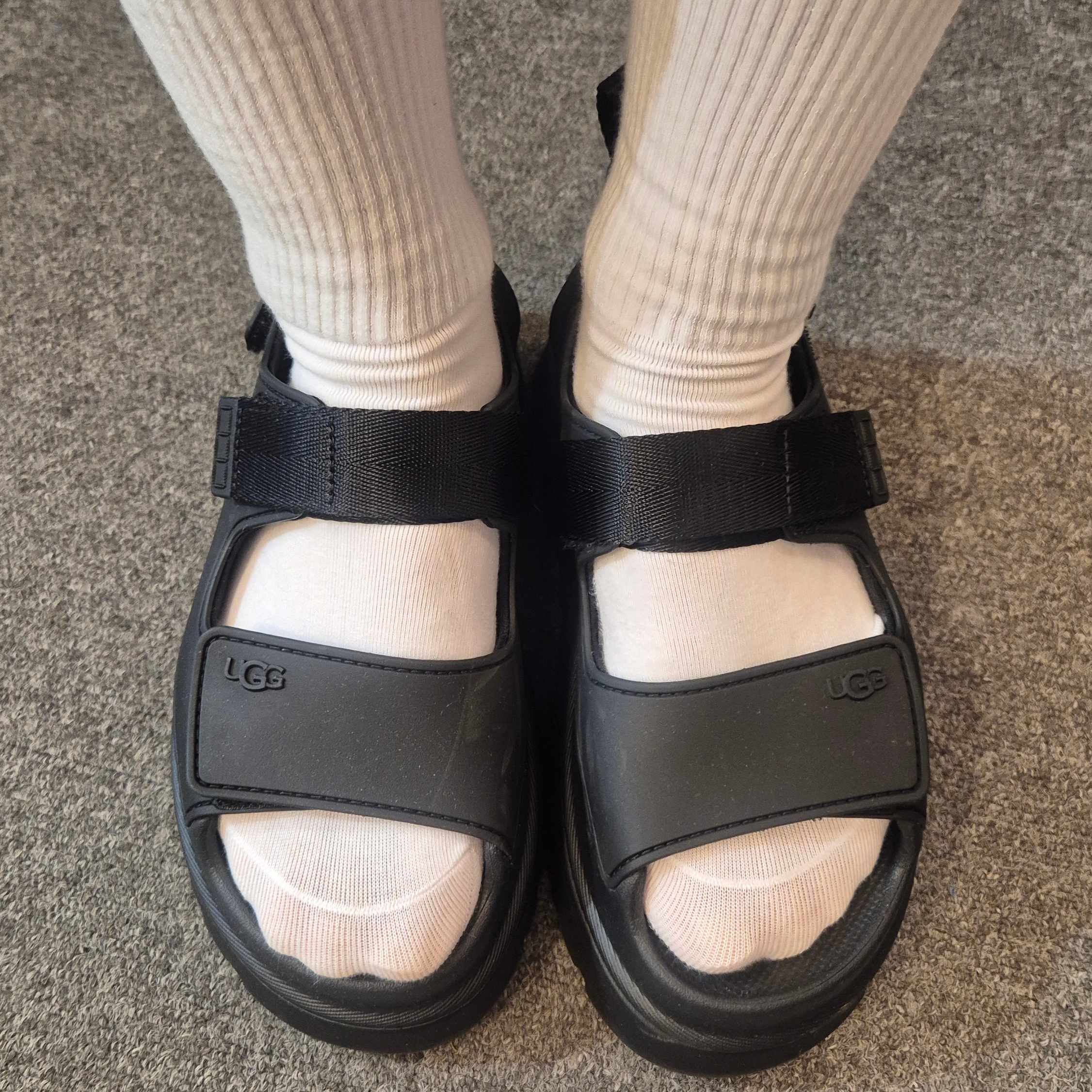 (W) UGG GoldenGlow Black 착용 스타일 - 3