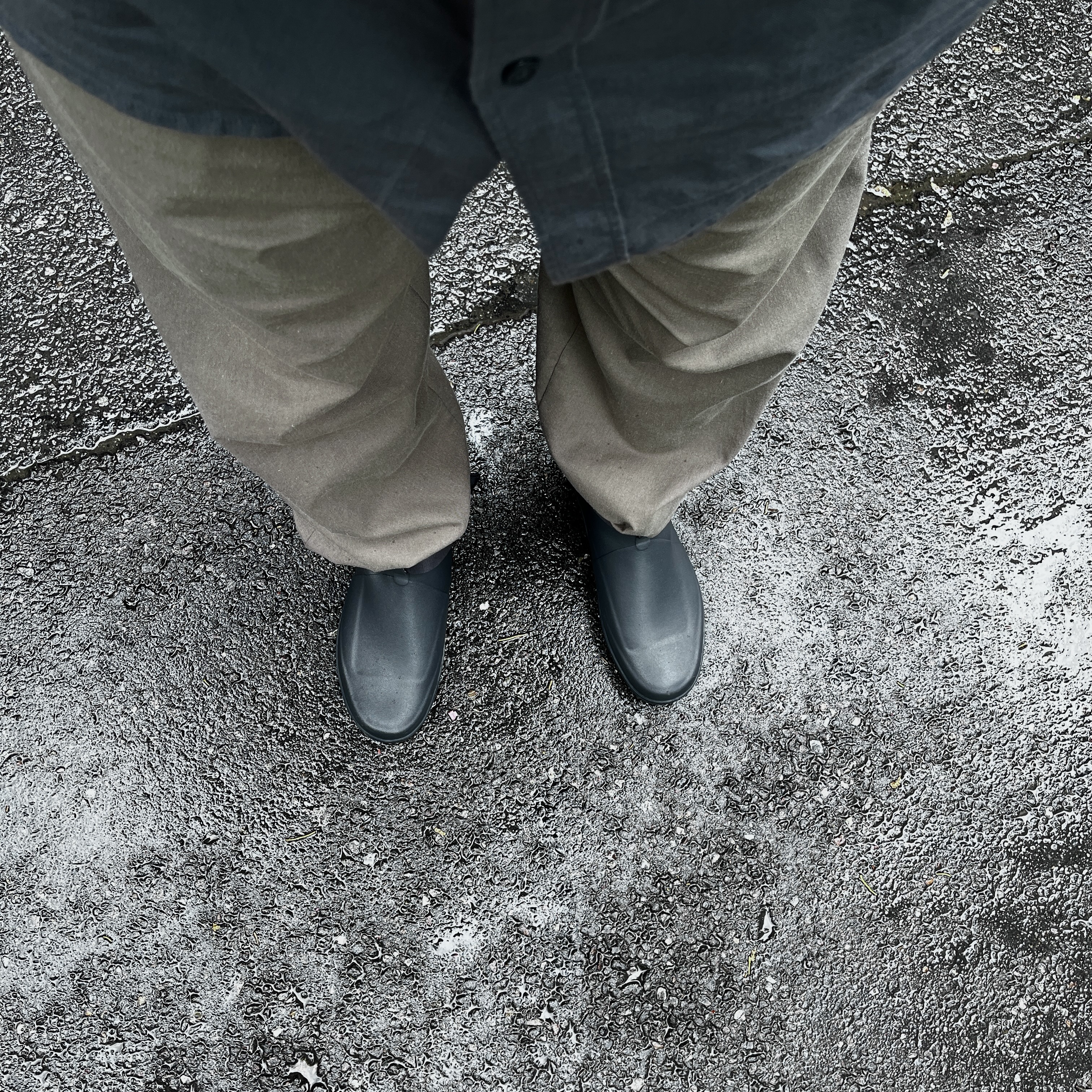 Moonstar 810s ET027 Marke Modi Charcoal 착용 스타일 - 1