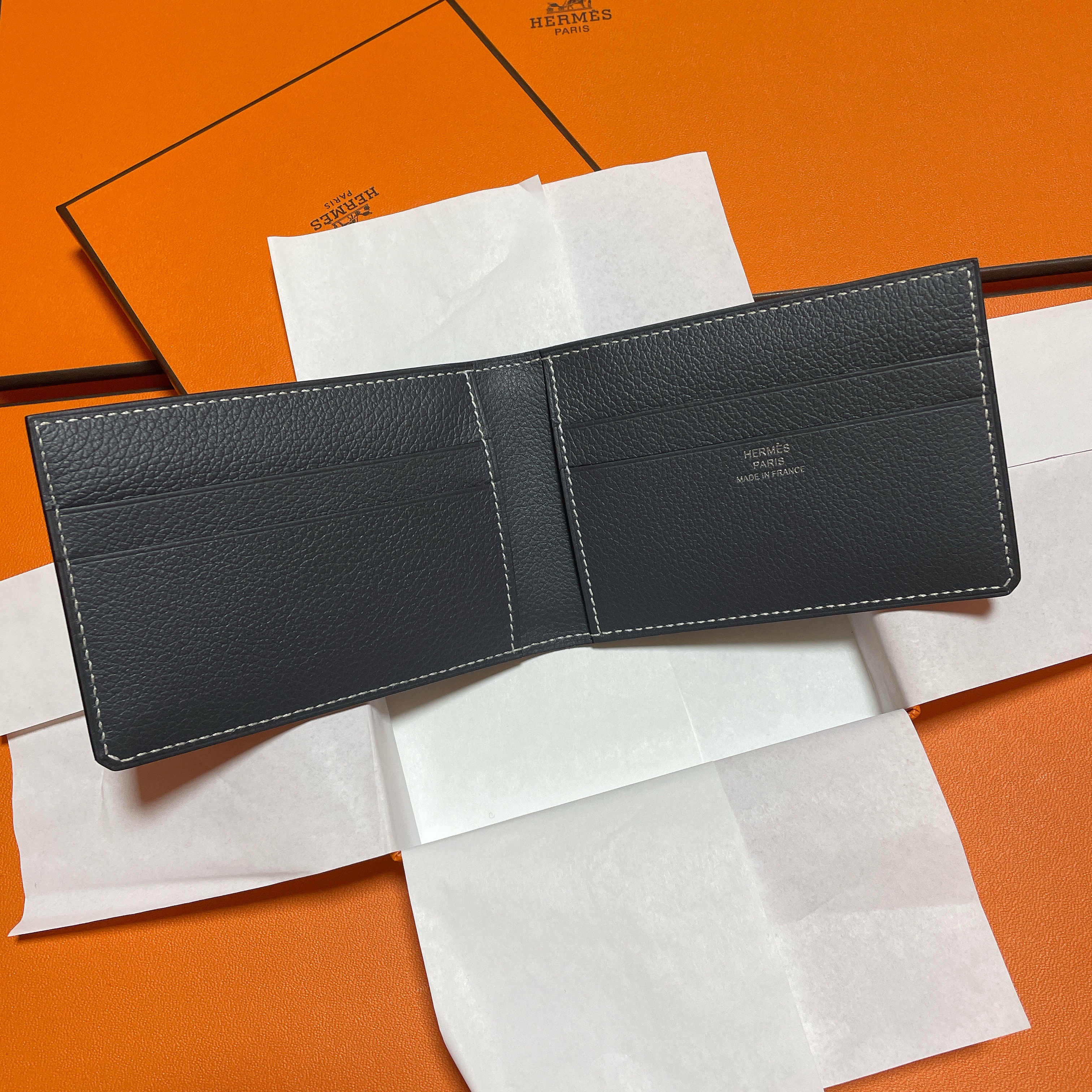 Hermes H Sellier Card Holder Evercolor & Gris Misty 착용 스타일 - 2