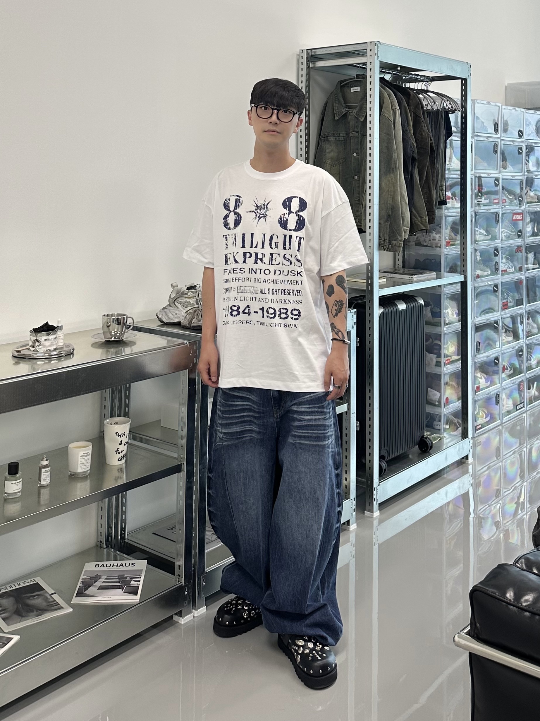 Toga Virilis AJ1066 Mules Leather Black 착용 스타일 - 1