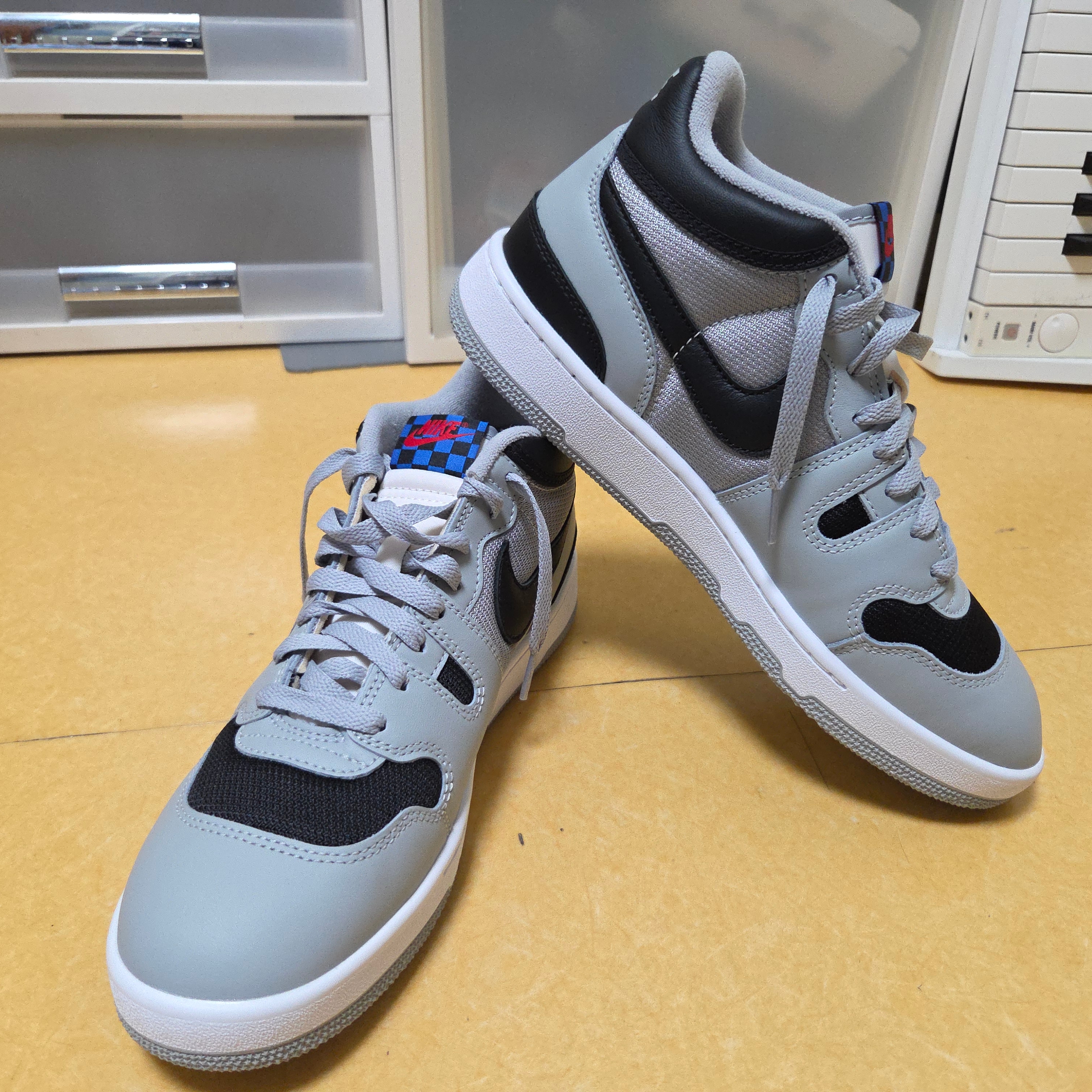 Nike Mac Attack QS SP Light Smoke Grey 착용 스타일