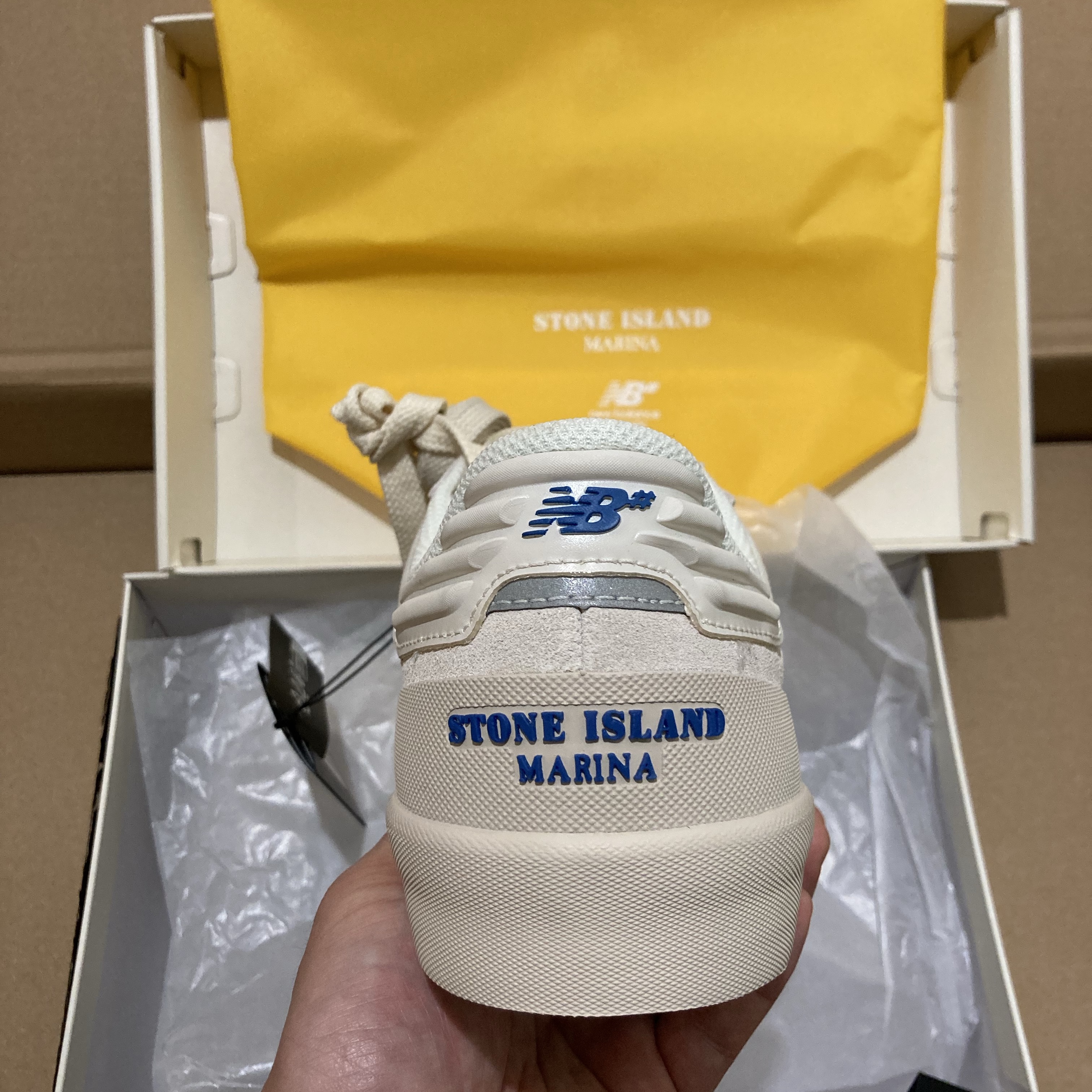 New Balance x Stone Island Numeric 272 White Royal Blue 착용 스타일 - 2