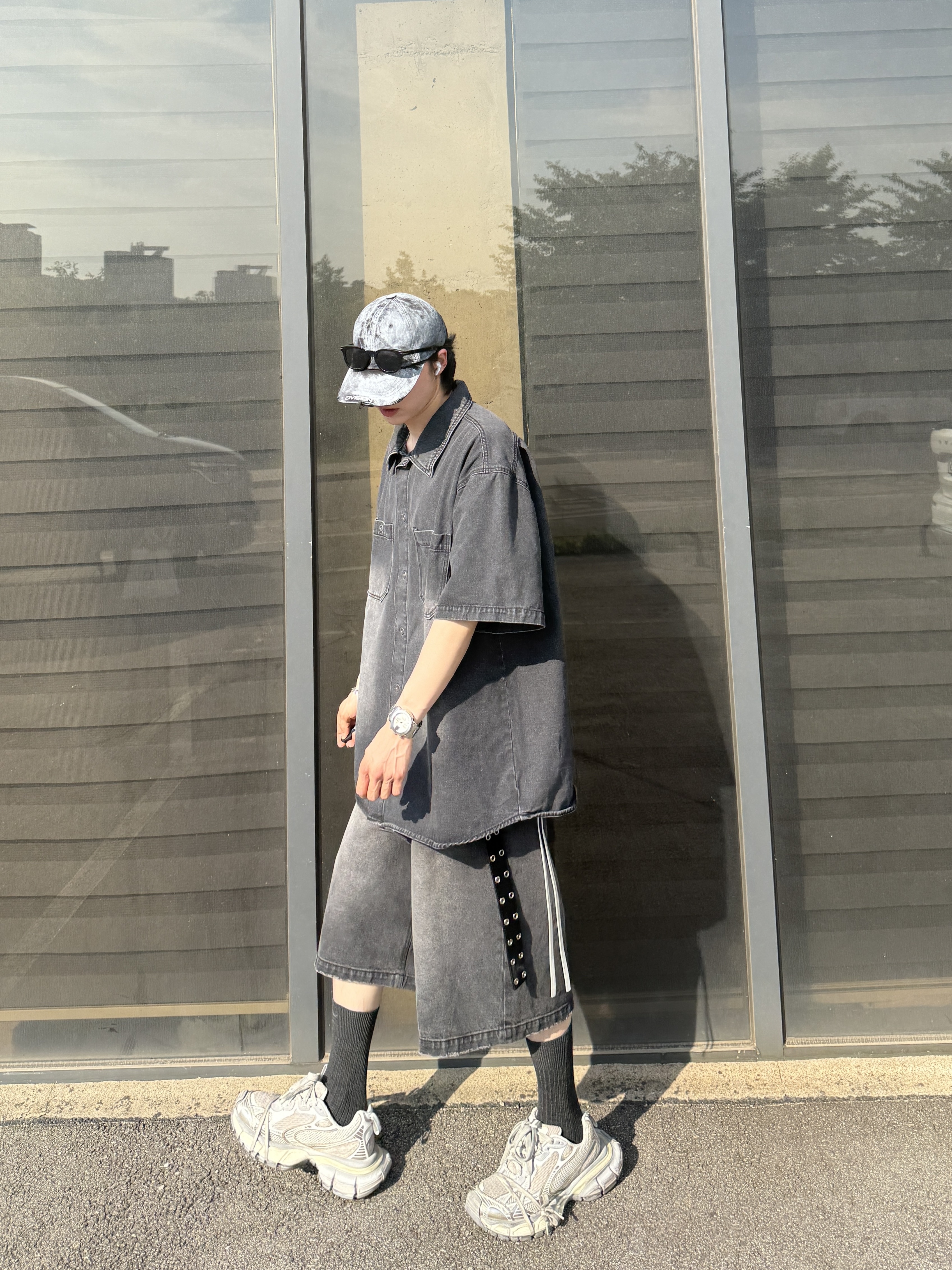 Balenciaga 3XL Sneakers Light Beige 착용 스타일 - 6