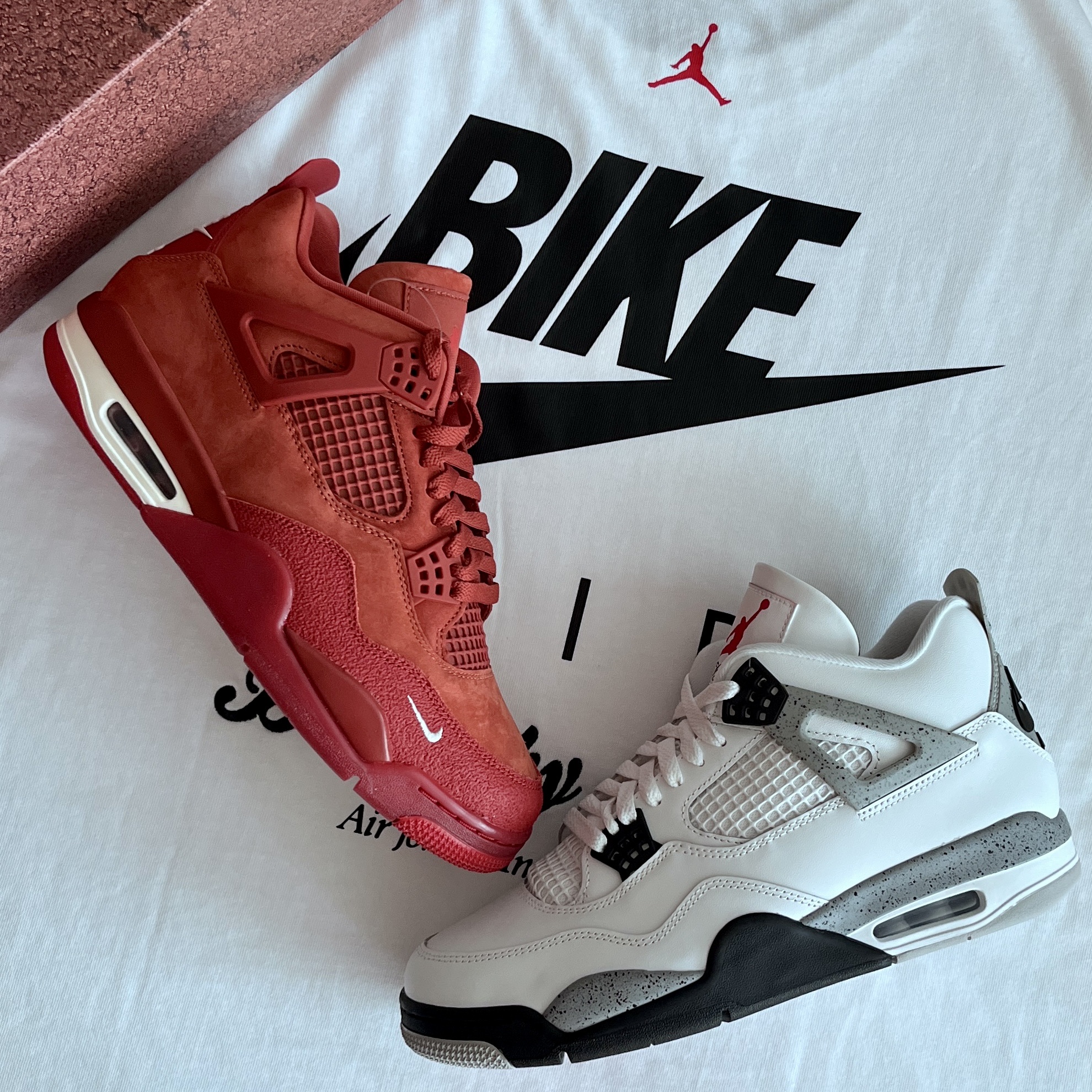 Jordan x Nigel Sylvester T-Shirt White (HQ1736-100), Jordan 4 x Nigel Sylvester Retro OG SP Brick by Brick 착용 스타일 - 1