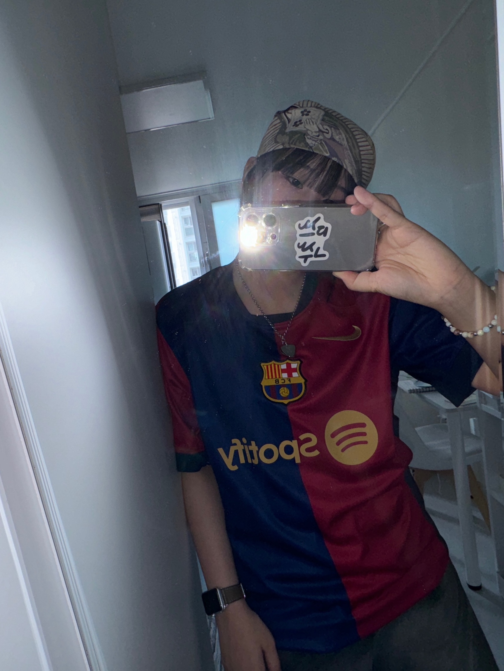Kapital Colored Bandana Peckish Maria Brown, Nike FC Barcelona 2024/25 Dri-Fit Stadium Home Jersey Deep Royal Blue Noble Red (Non Marking Ver.) 착용 스타일