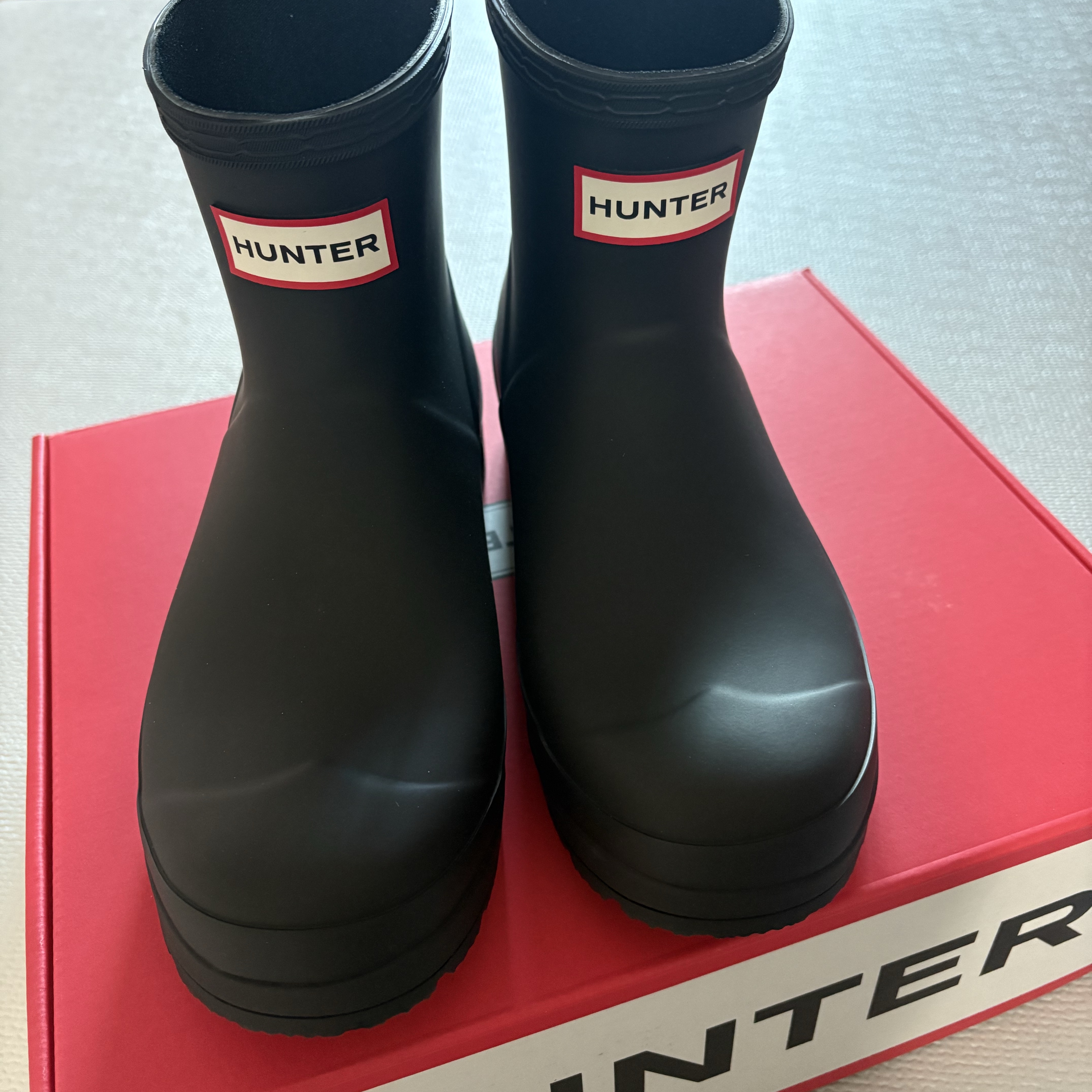 (W) Hunter Play Short Rain Boots Black 착용 스타일