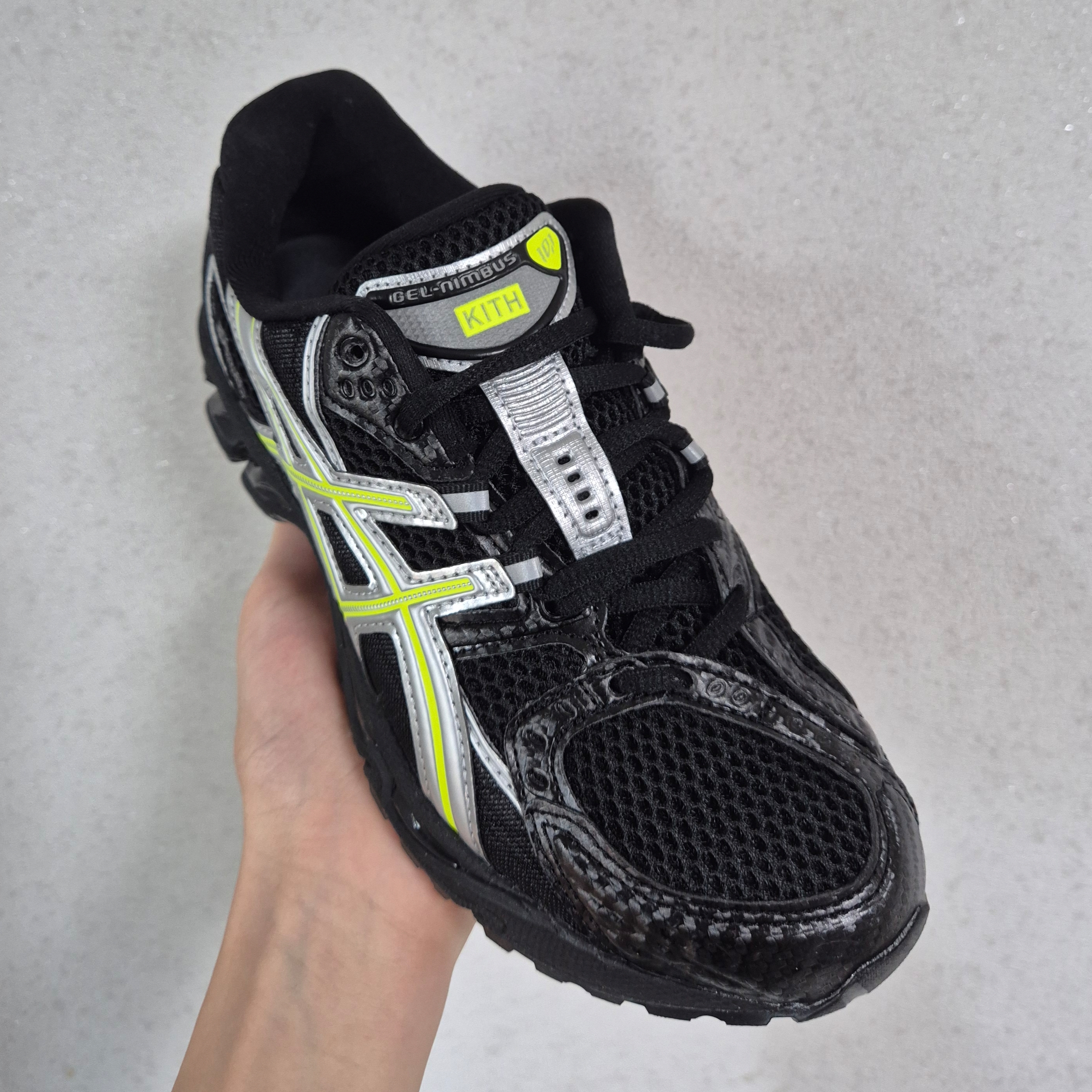 Asics x Kith Gel-Nimbus 10.1 Black Pure Silver 착용 스타일 - 1
