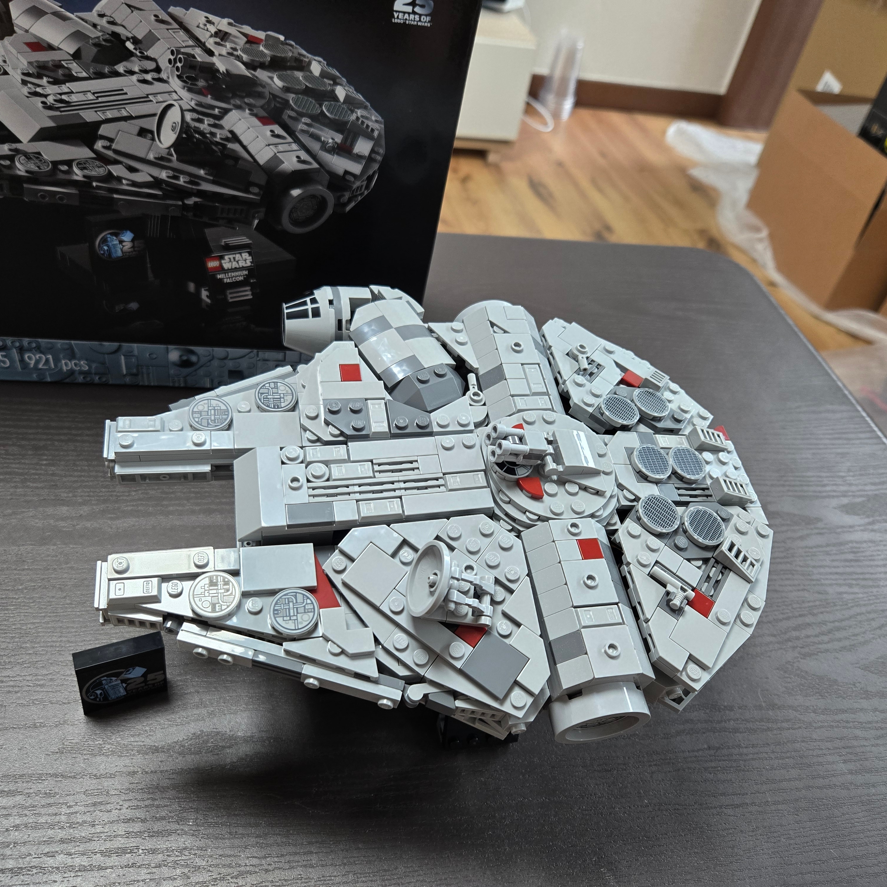 Lego Star Wars Millennium Falcon 착용 스타일 - 2