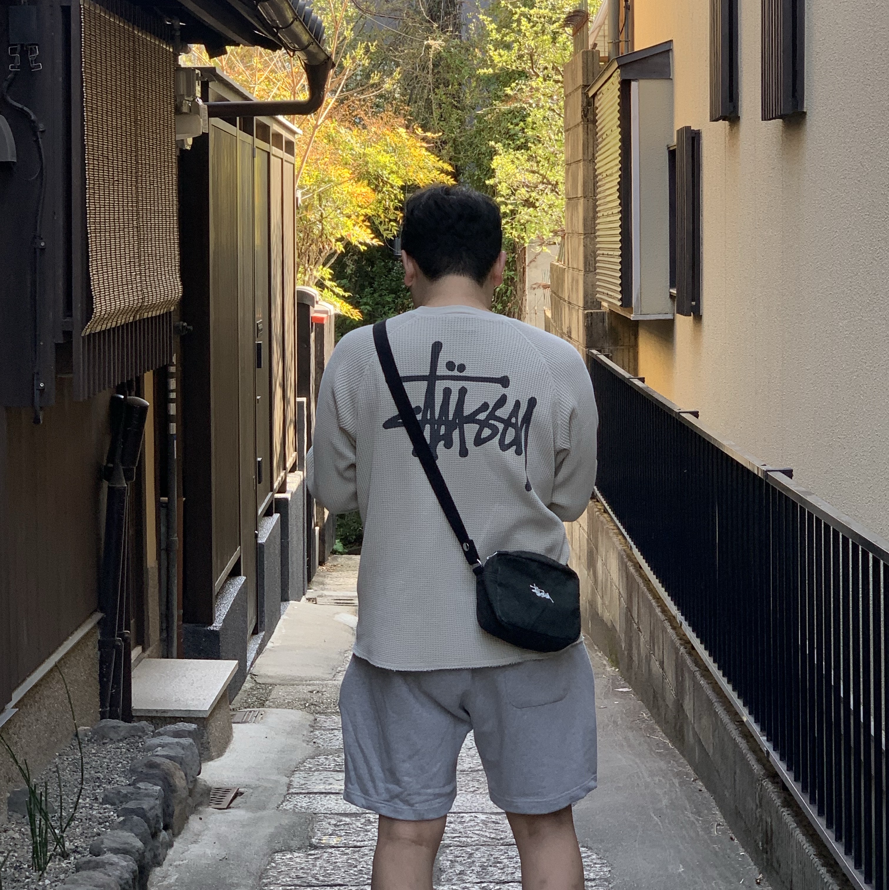 Stussy Raglan Thermal LS Crew Bone, Stussy Canvas Side Pouch Washed Black 착용 스타일