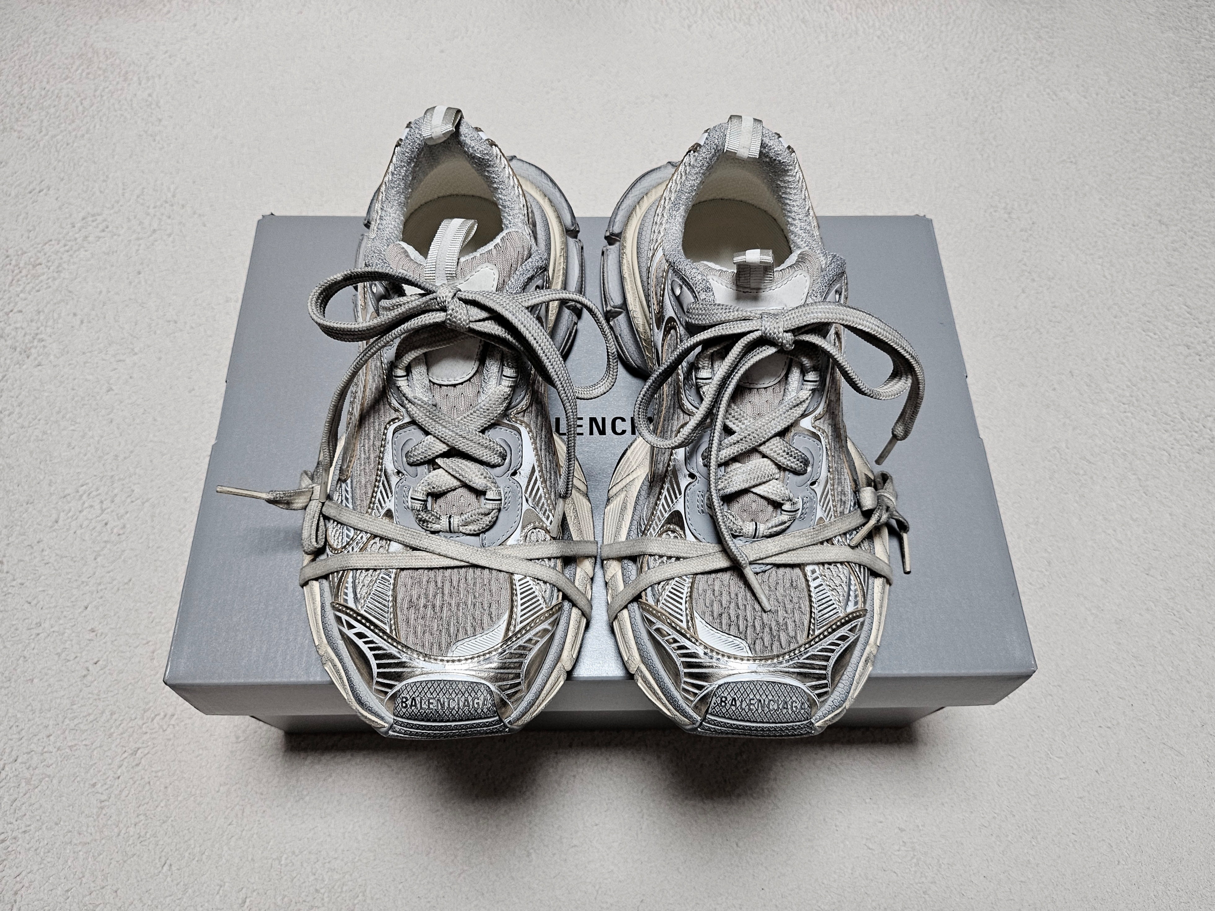 Balenciaga 3XL Sneakers Light Beige 착용 스타일 - 3