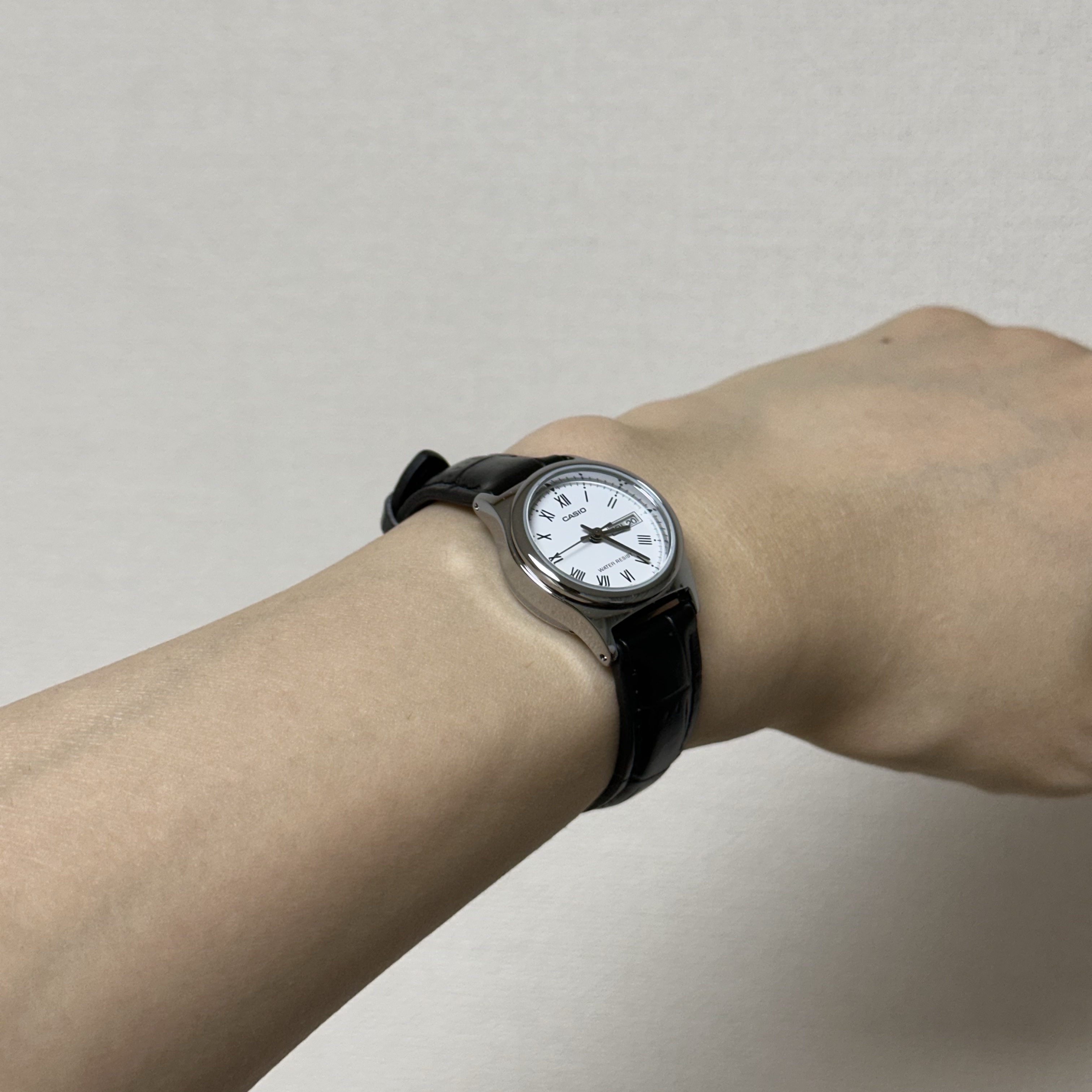 Casio LTP-V006L-7B 착용 스타일 - 2