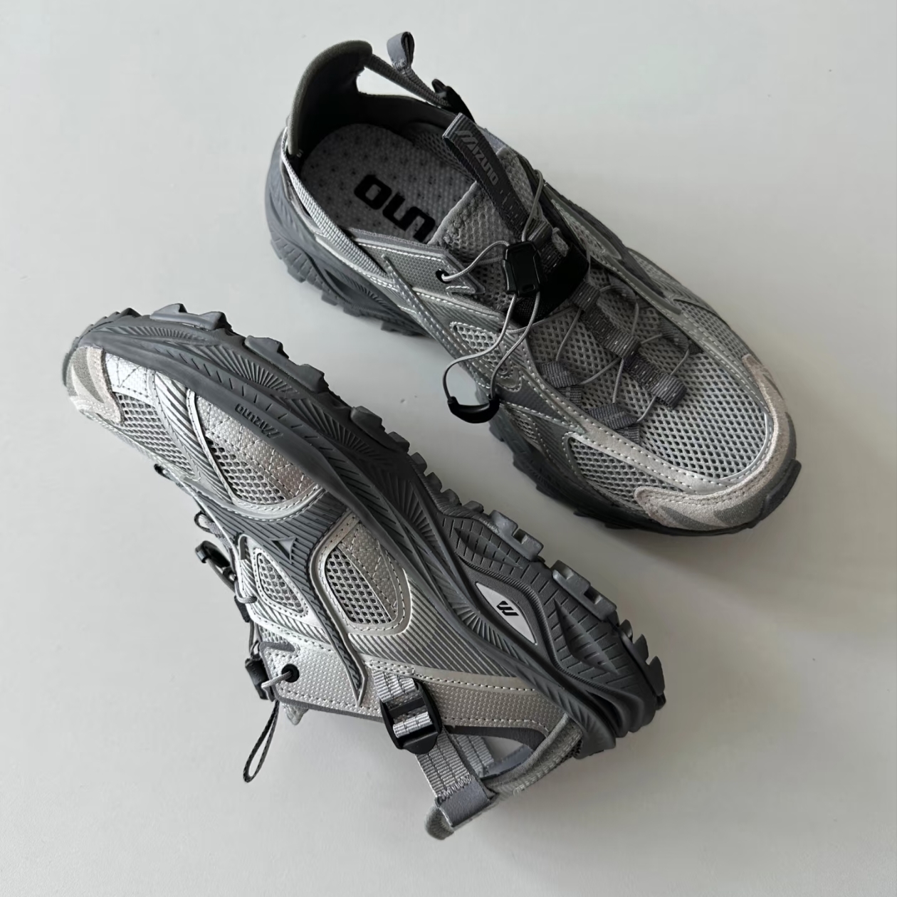 Nike P-6000 Metallic Silver 착용 스타일