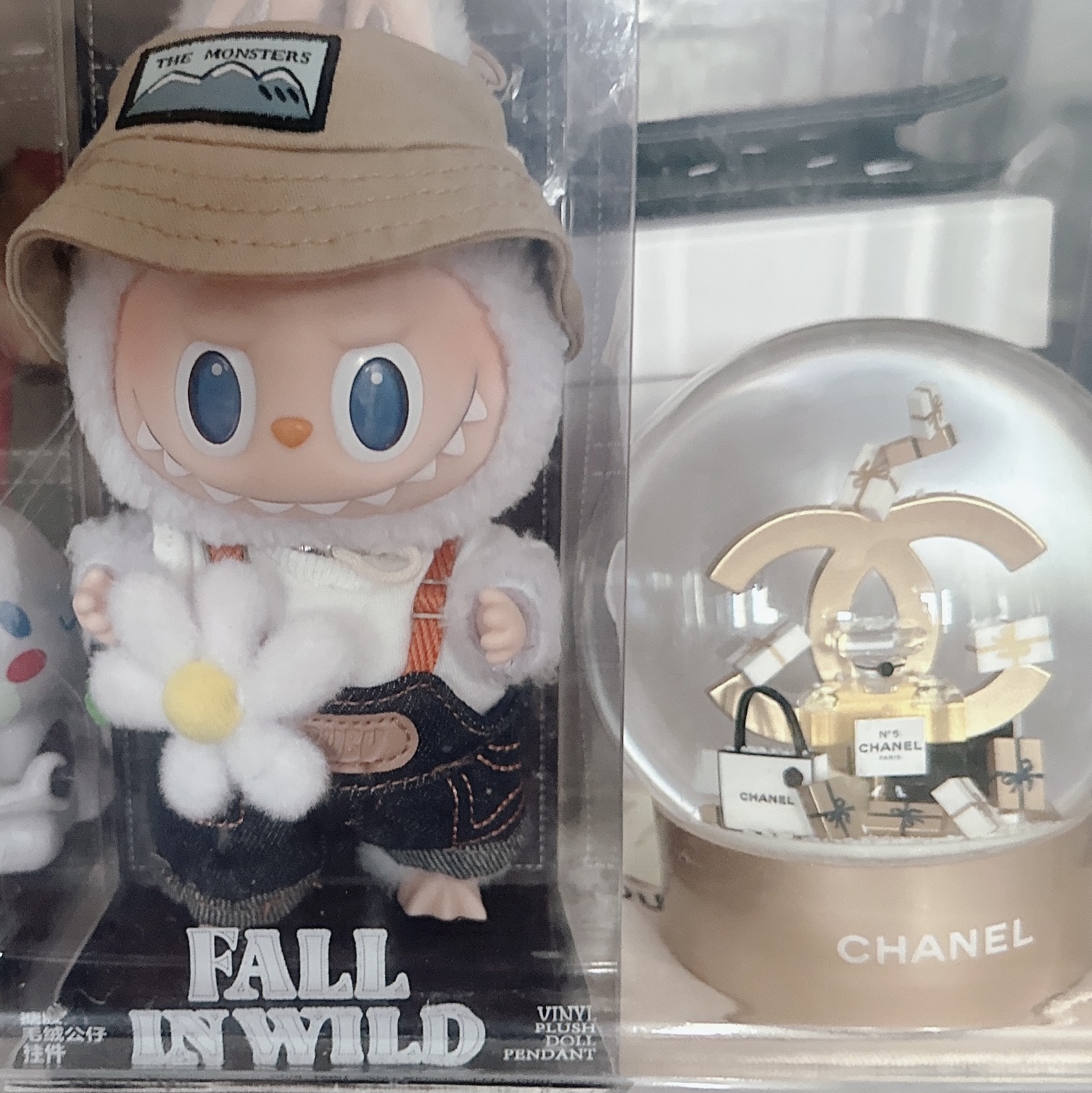 Pop Mart Fall In Wild Labubu Series Toy Keyring 착용 스타일
