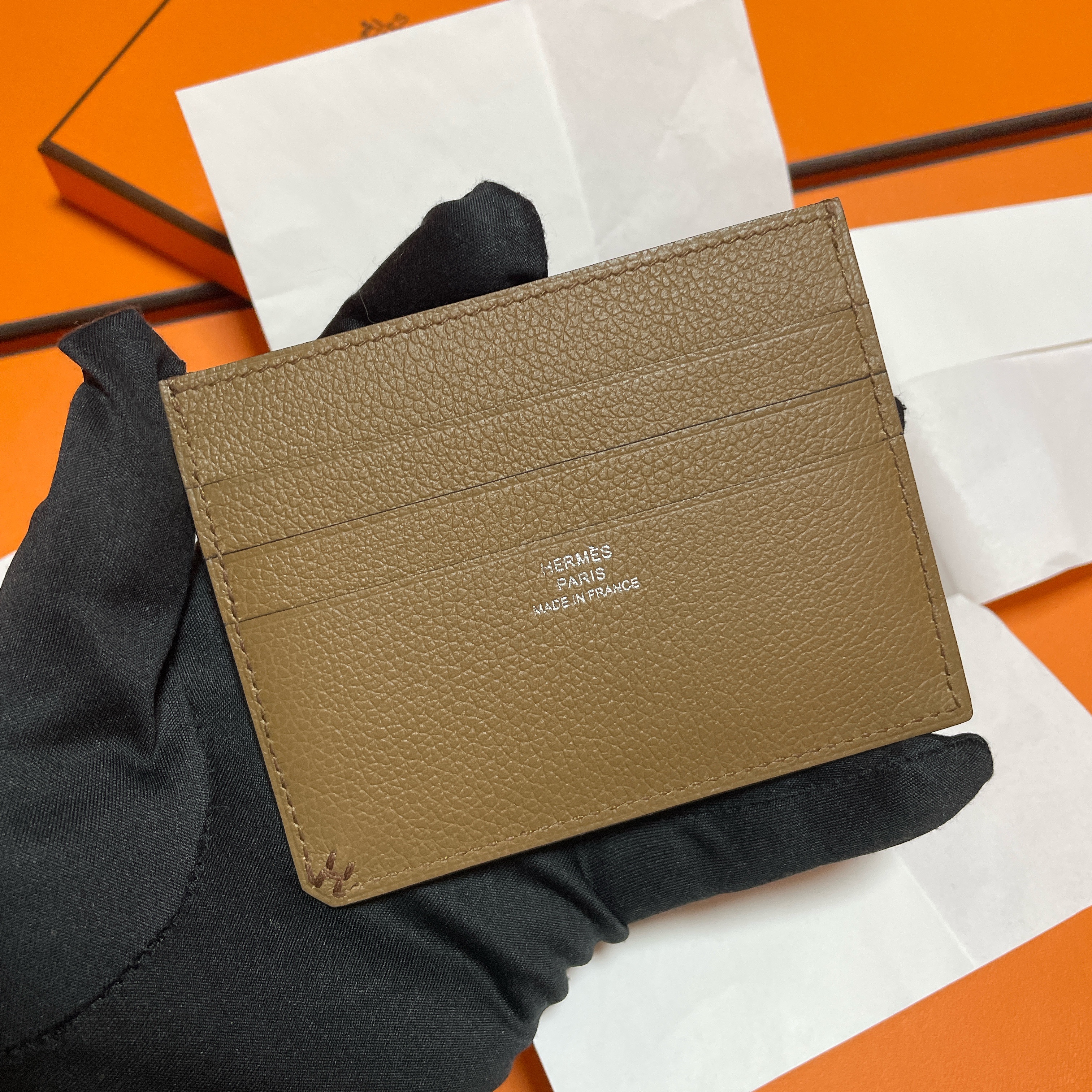 Hermes H Sellier Card Holder Evercolor & Alezan 착용 스타일 - 1