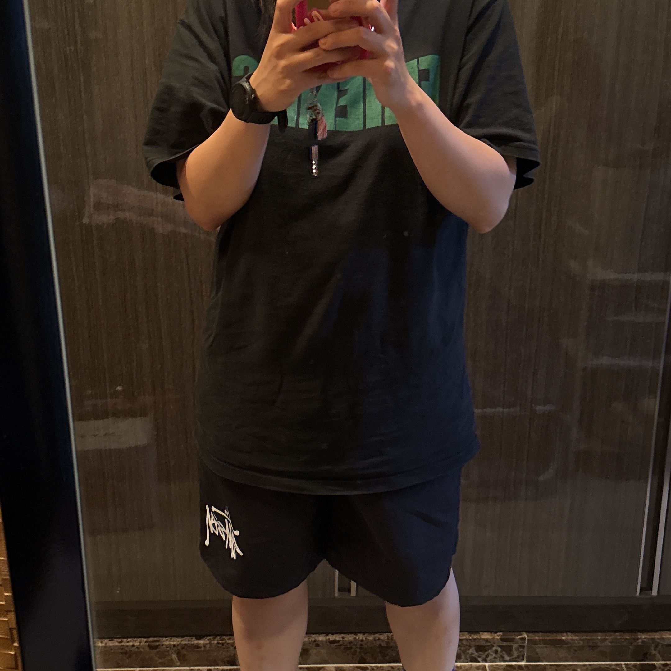 Stussy Big Basic Water Shorts Black, New Balance x Atmos 740 Pink Vacation 착용 스타일 - 1