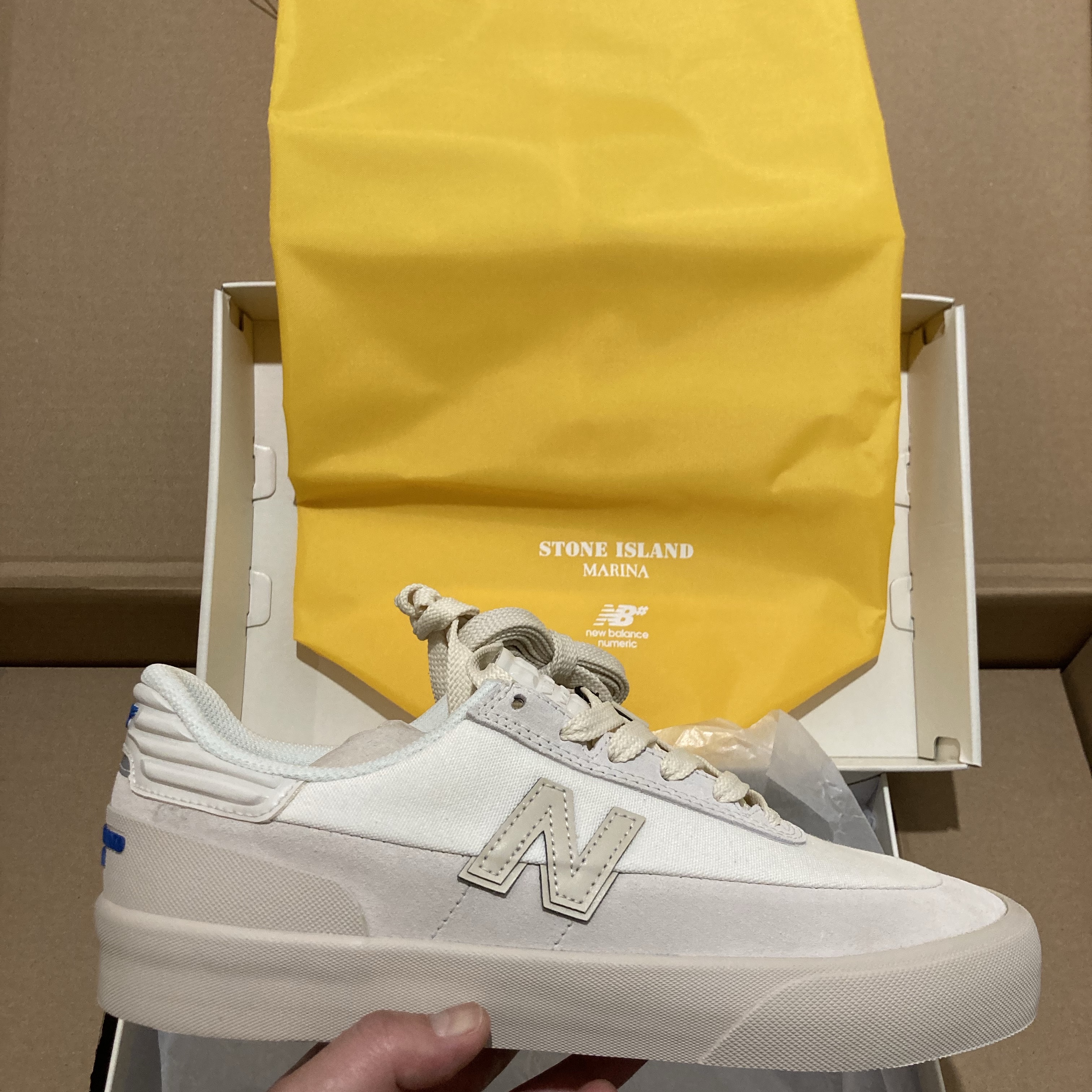 New Balance x Stone Island Numeric 272 White Royal Blue 착용 스타일 - 1