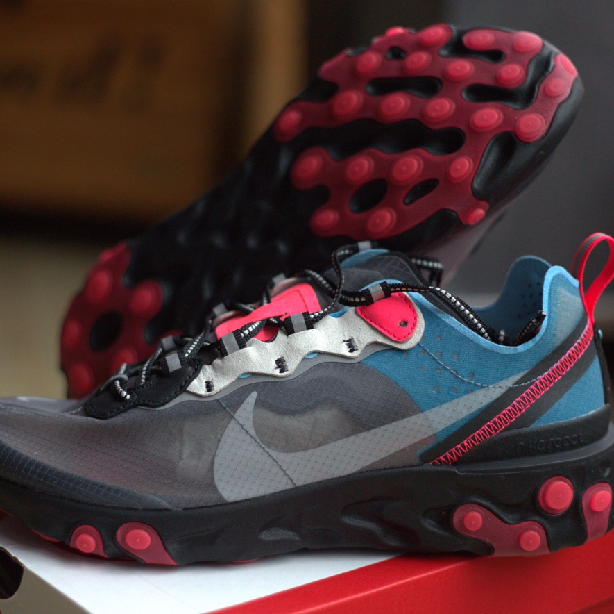 Nike React Element 87 Blue Chill Solar Red 착용 스타일