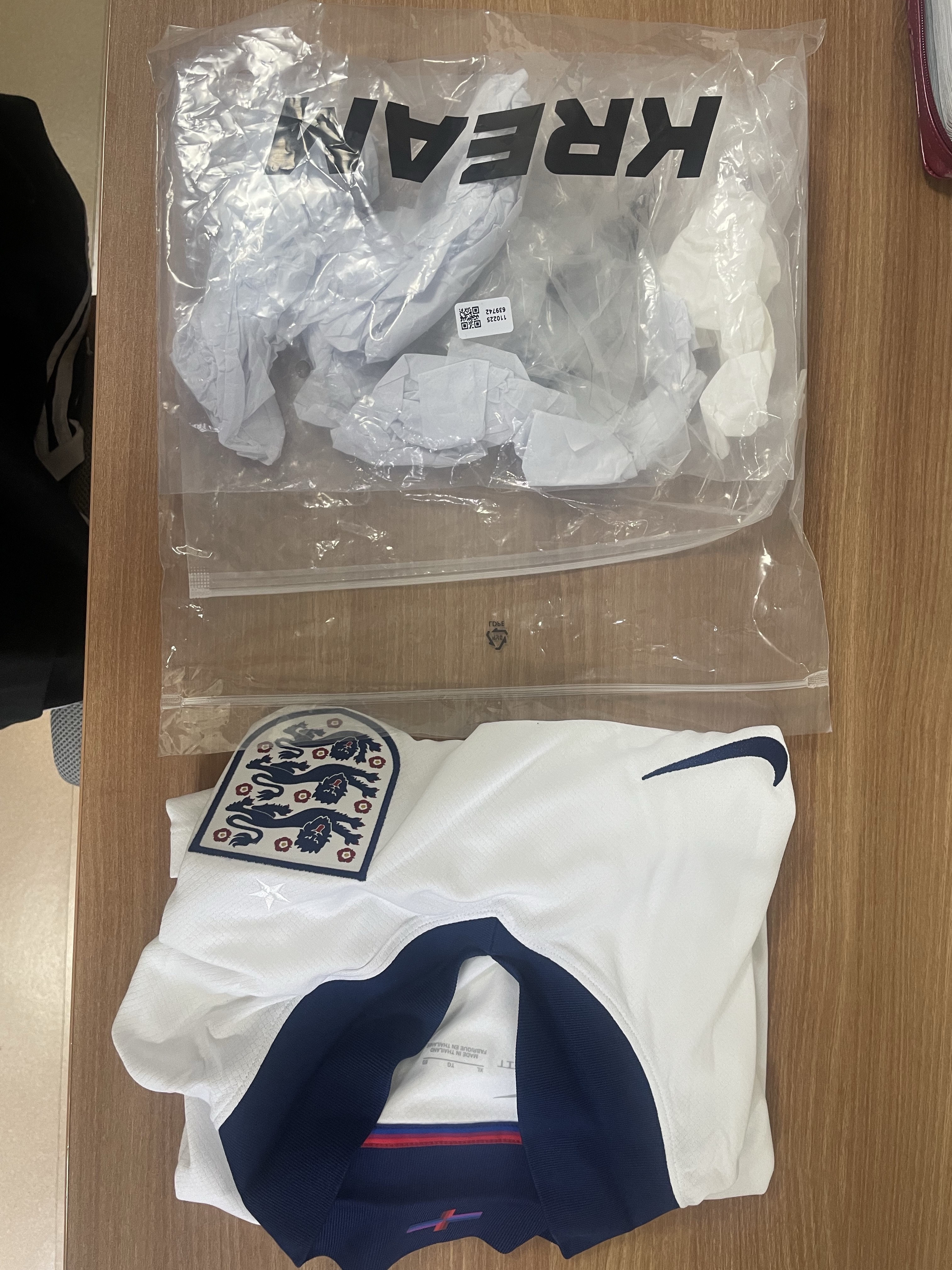 Nike England 2024/25 Dri-Fit Stadium Home Replica Jersey White Blue Void (Non Marking Ver.) 착용 스타일
