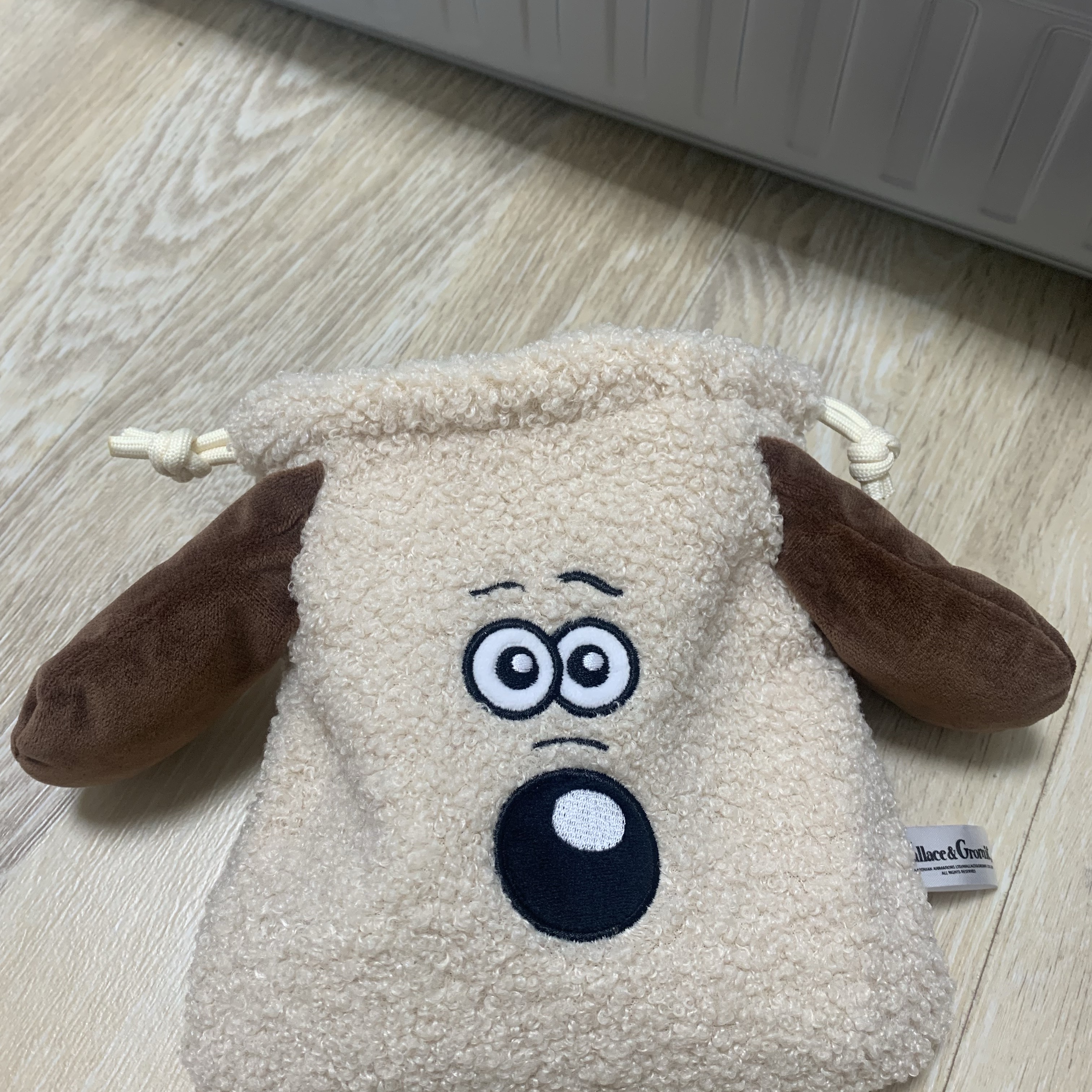 Dream C&C Shaun The Sheep Pouch Bag 20cm, Dream C&C Wallace & Gromit Pouch Bag 20cm 착용 스타일 - 4
