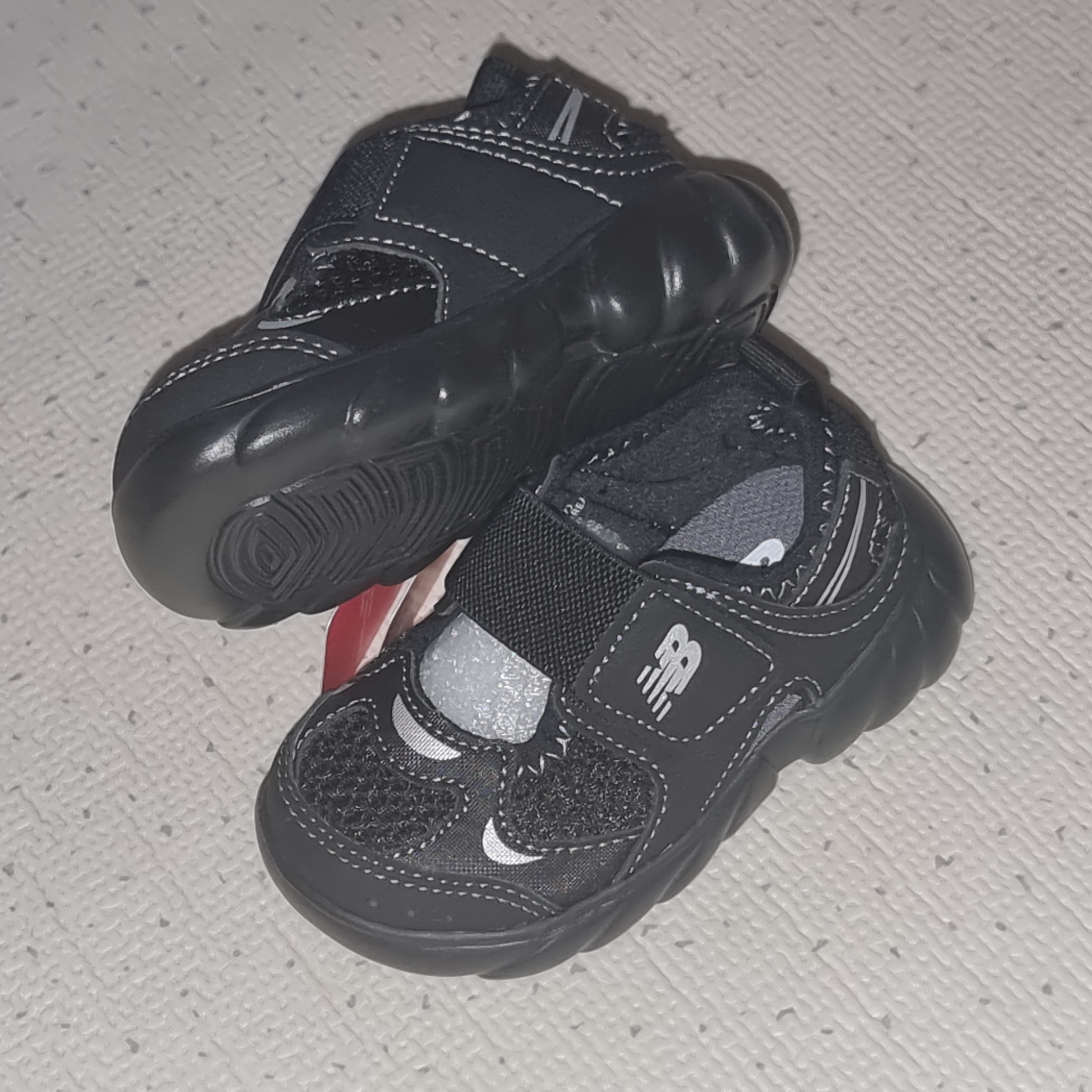 (TD) New Balance Freedle 920 Sandal Black 착용 스타일