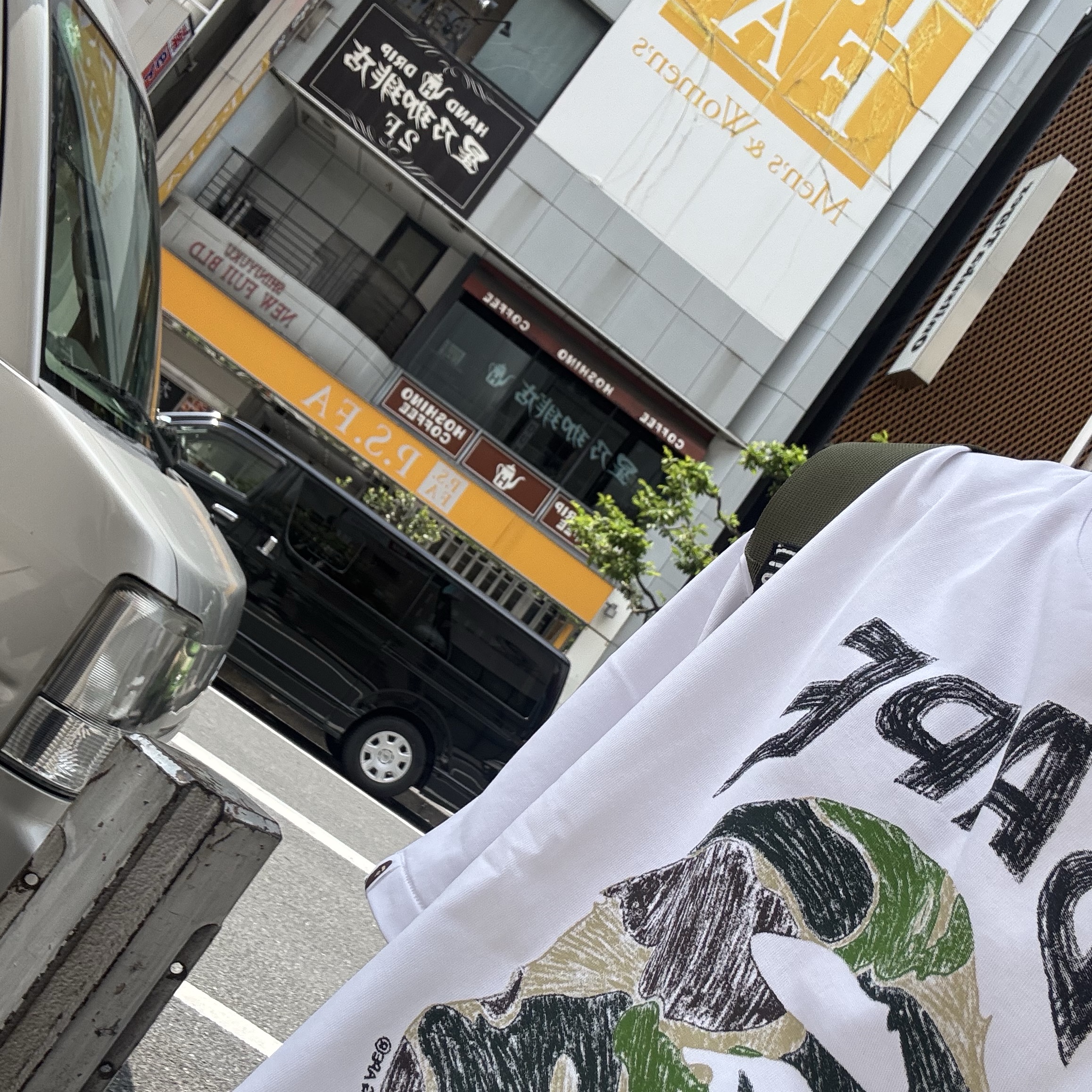 BAPE ABC Camo Hand Draw Ape Head Relaxed Fit T-Shirt White 착용 스타일 - 1