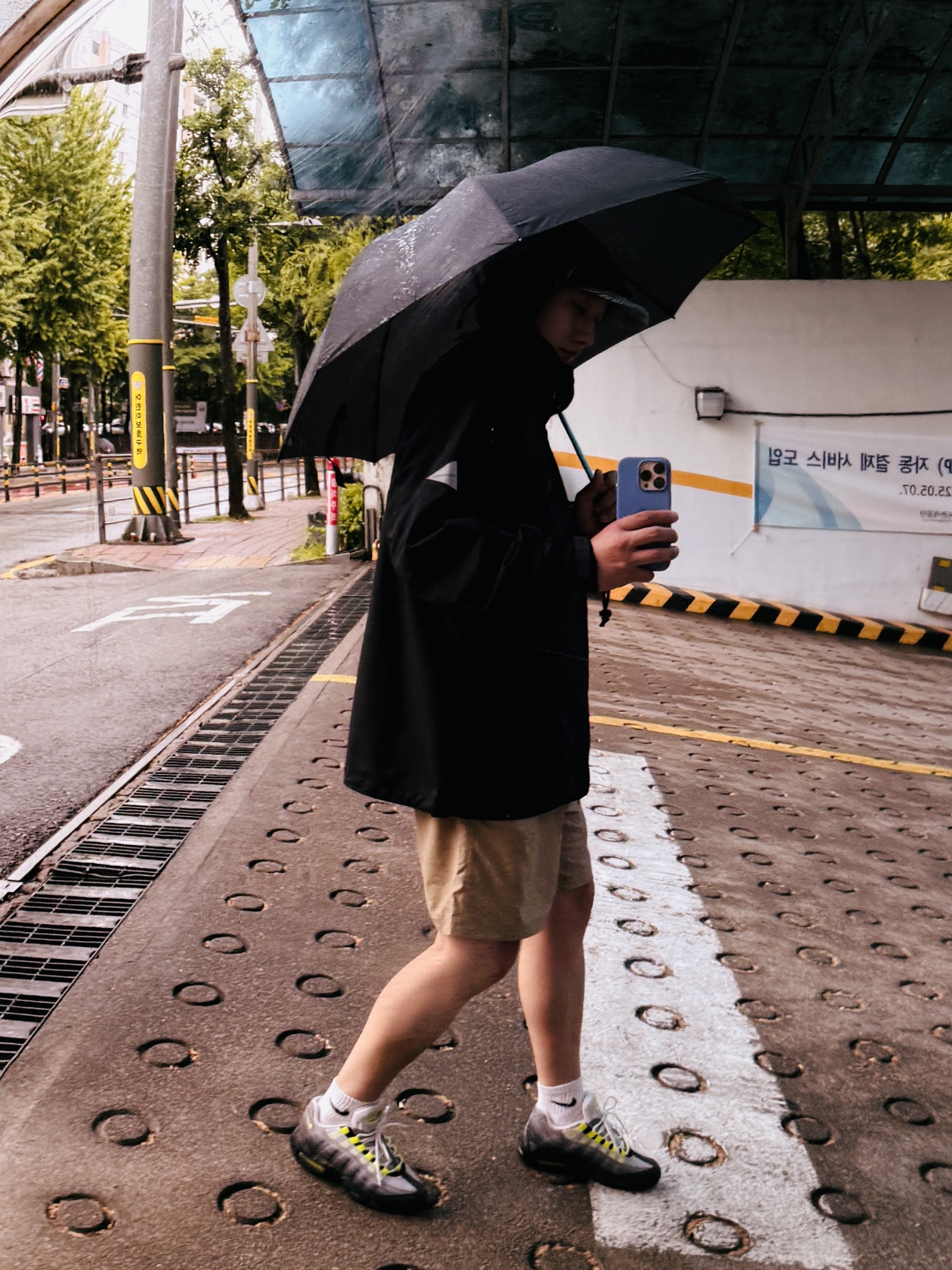 And Wander 2.5L Hiker Rain Jacket Black, (GS) Nike Air Max 95 OG Neon Yellow 2020 착용 스타일