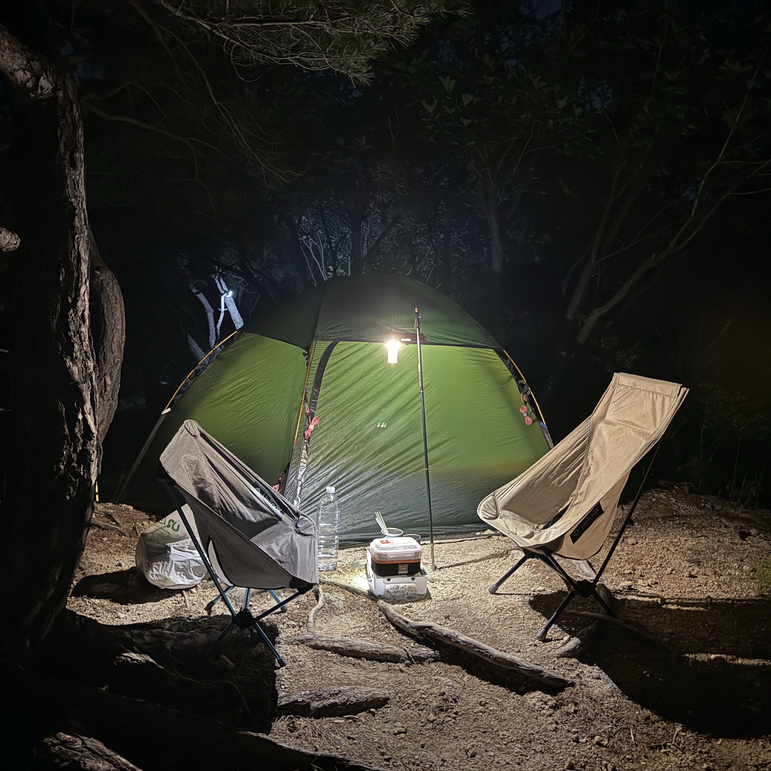 Helinox x Neighborhood x Claymore A-Multi Pile Driver Black - 22SS, Hilleberg Allak 3 Green 착용 스타일
