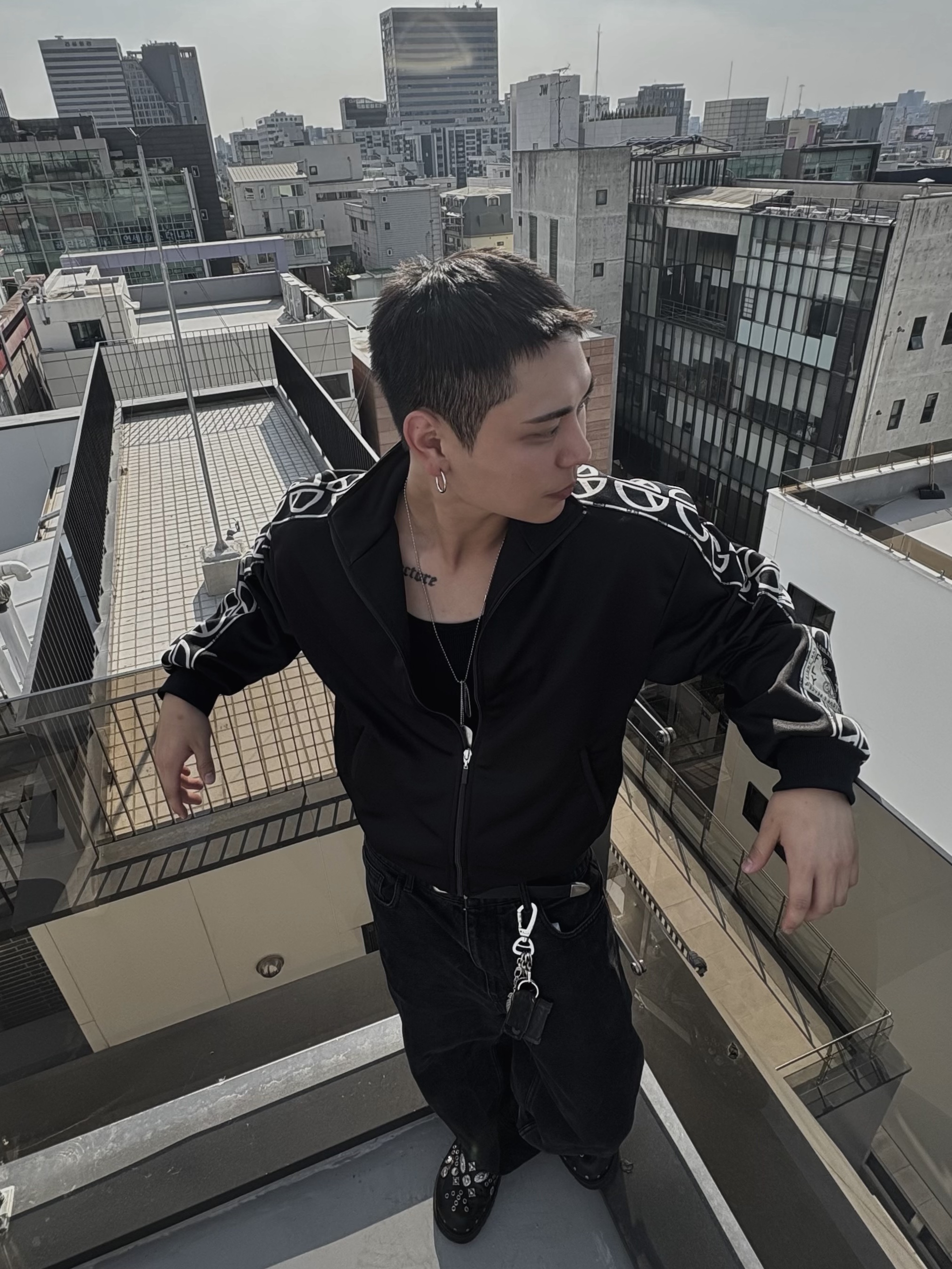 Kapital Smooth Jersey TH.D.D. Track Jacket Black, Toga Virilis AJ1066 Mules Leather Black 착용 스타일 - 1
