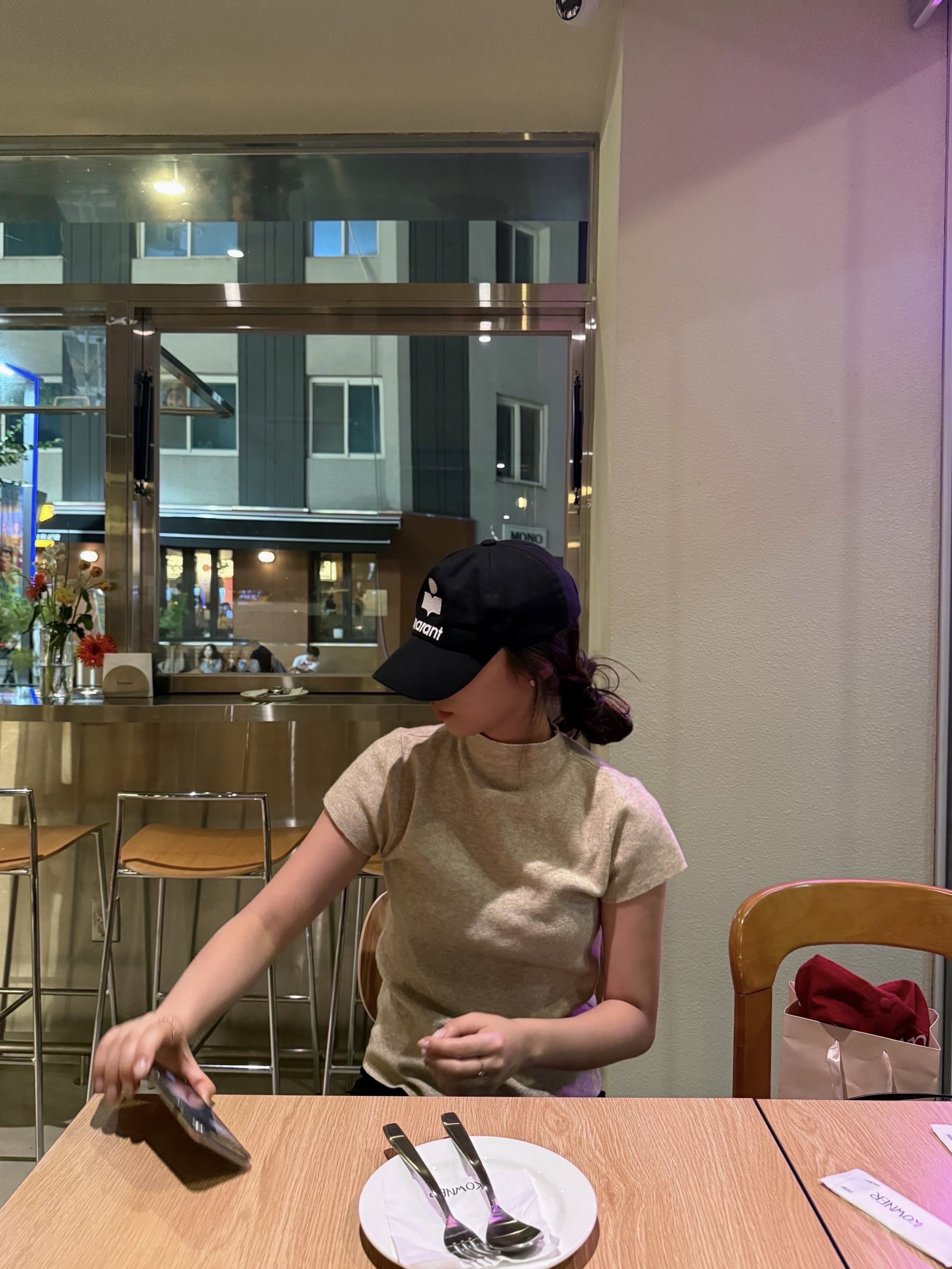 Isabel Marant Tyronyh Cap Black Ecru 착용 스타일