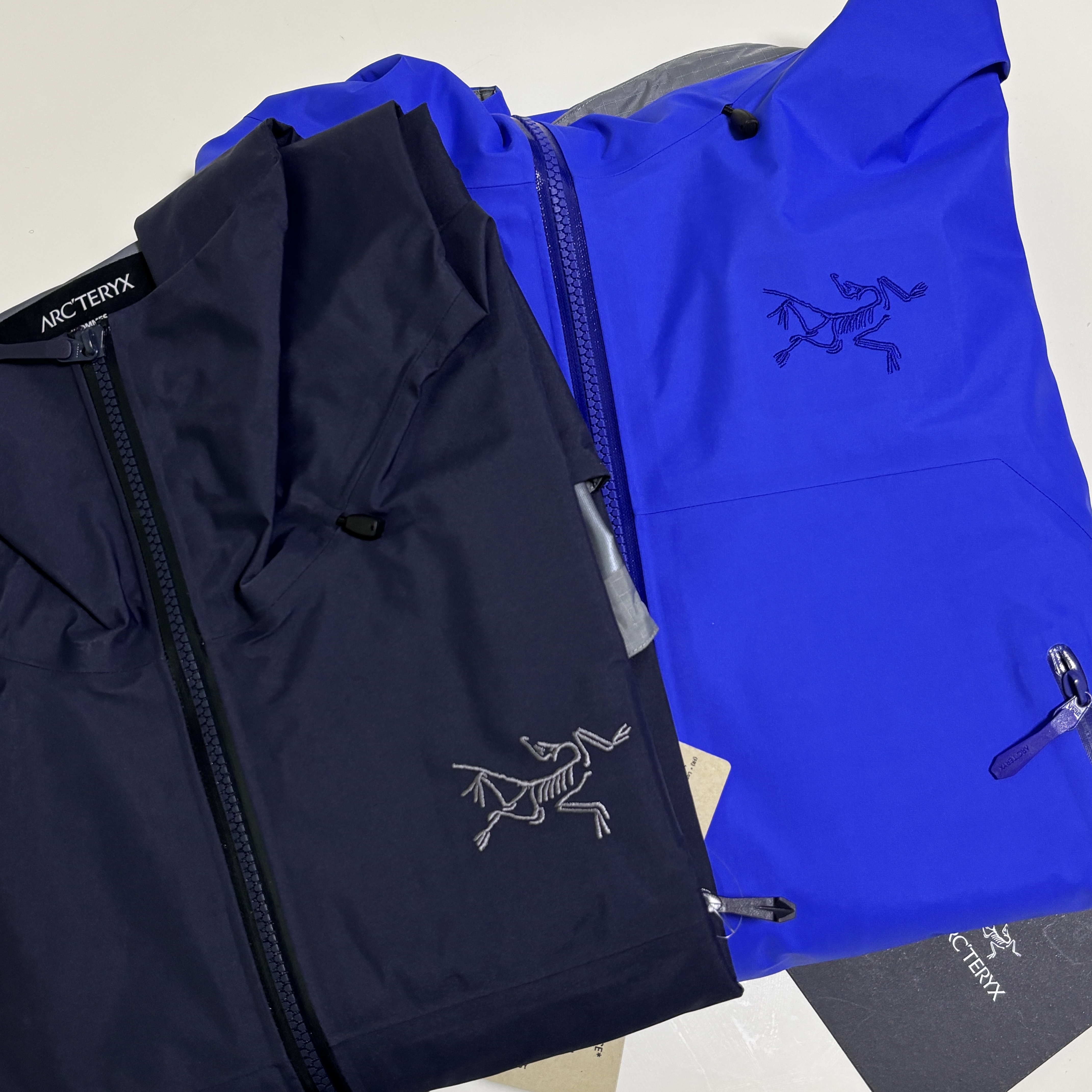 Arc'teryx Beta SL Jacket Black Sapphire, Arc'teryx Beta SL Jacket Electra 착용 스타일