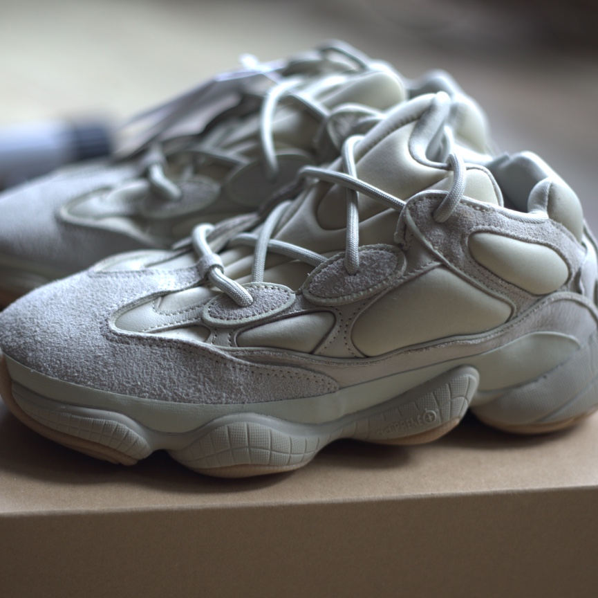 Adidas Yeezy 500 Stone 착용 스타일