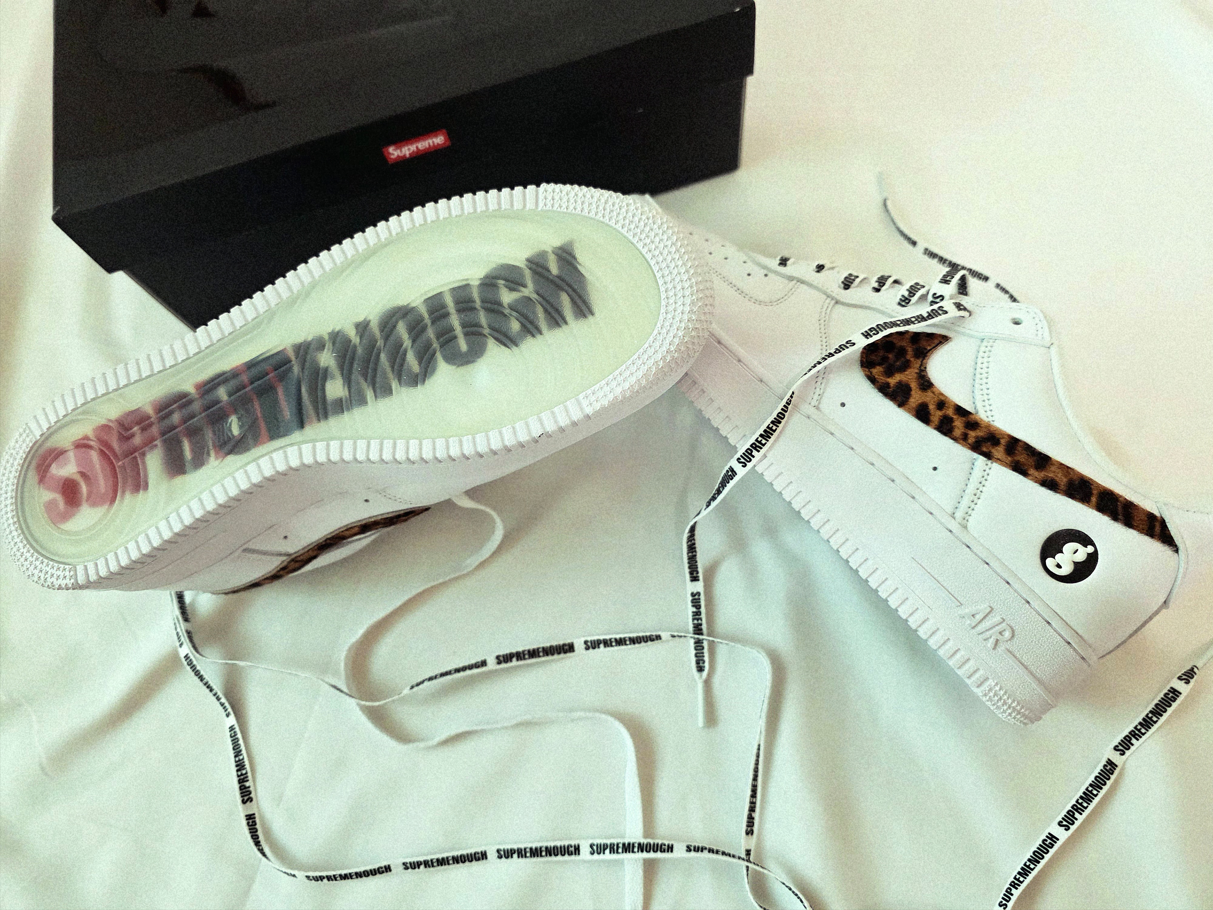 Nike x Supreme x GOODENOUGH Air Force 1 Low White - 25SS 착용 스타일 - 3