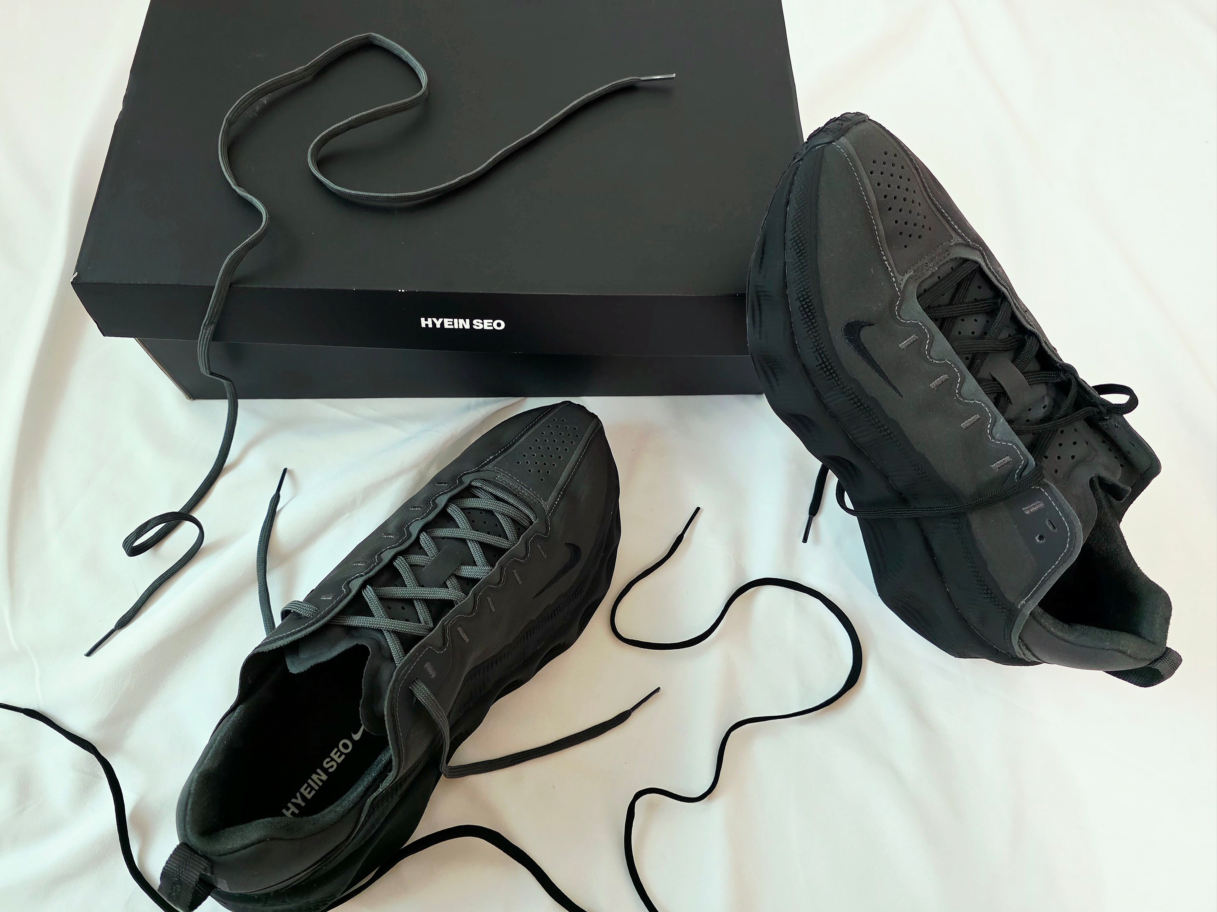 Nike x Hyein Seo Ava Rover Black 착용 스타일 - 2
