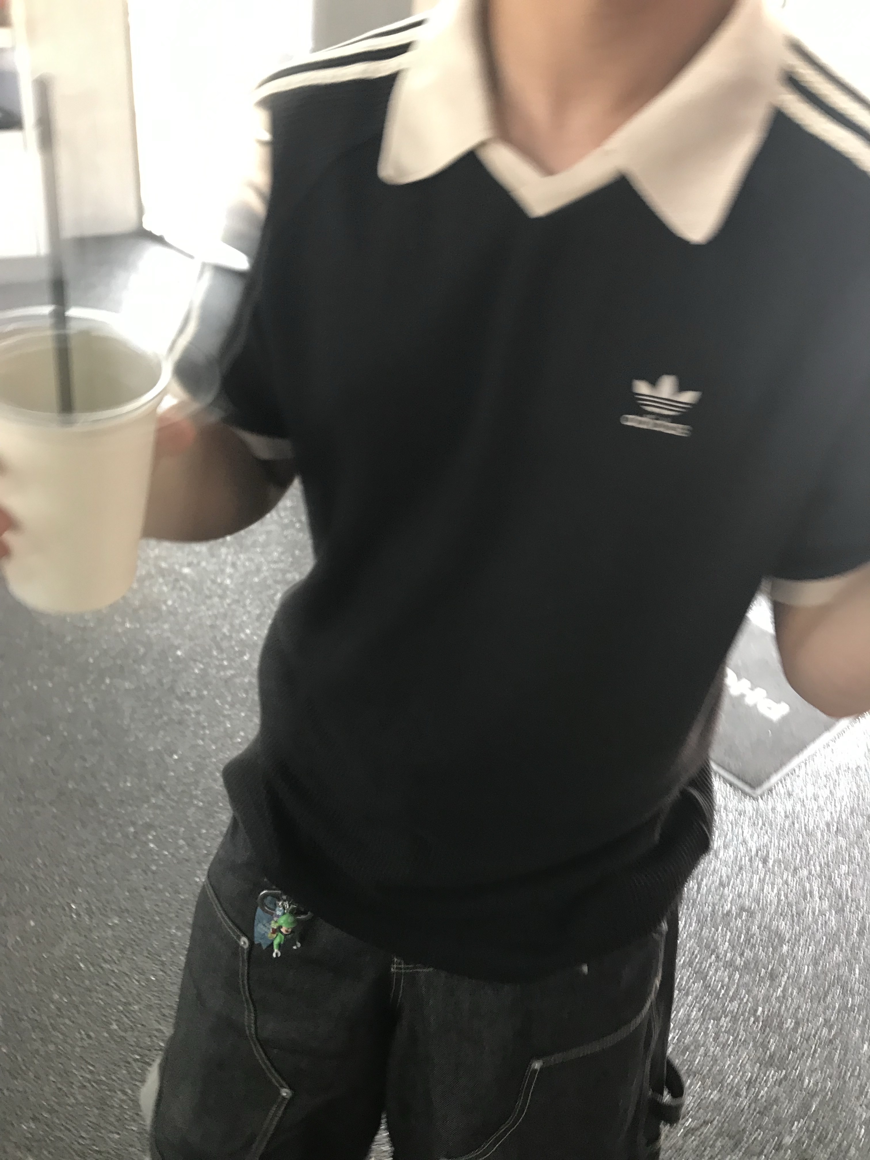 GRAILZ x KOIN SEOUL Carpenter Bermuda Denim Pants Indigo, Adidas Yeezy Foam RNNR Sand 착용 스타일 - 1