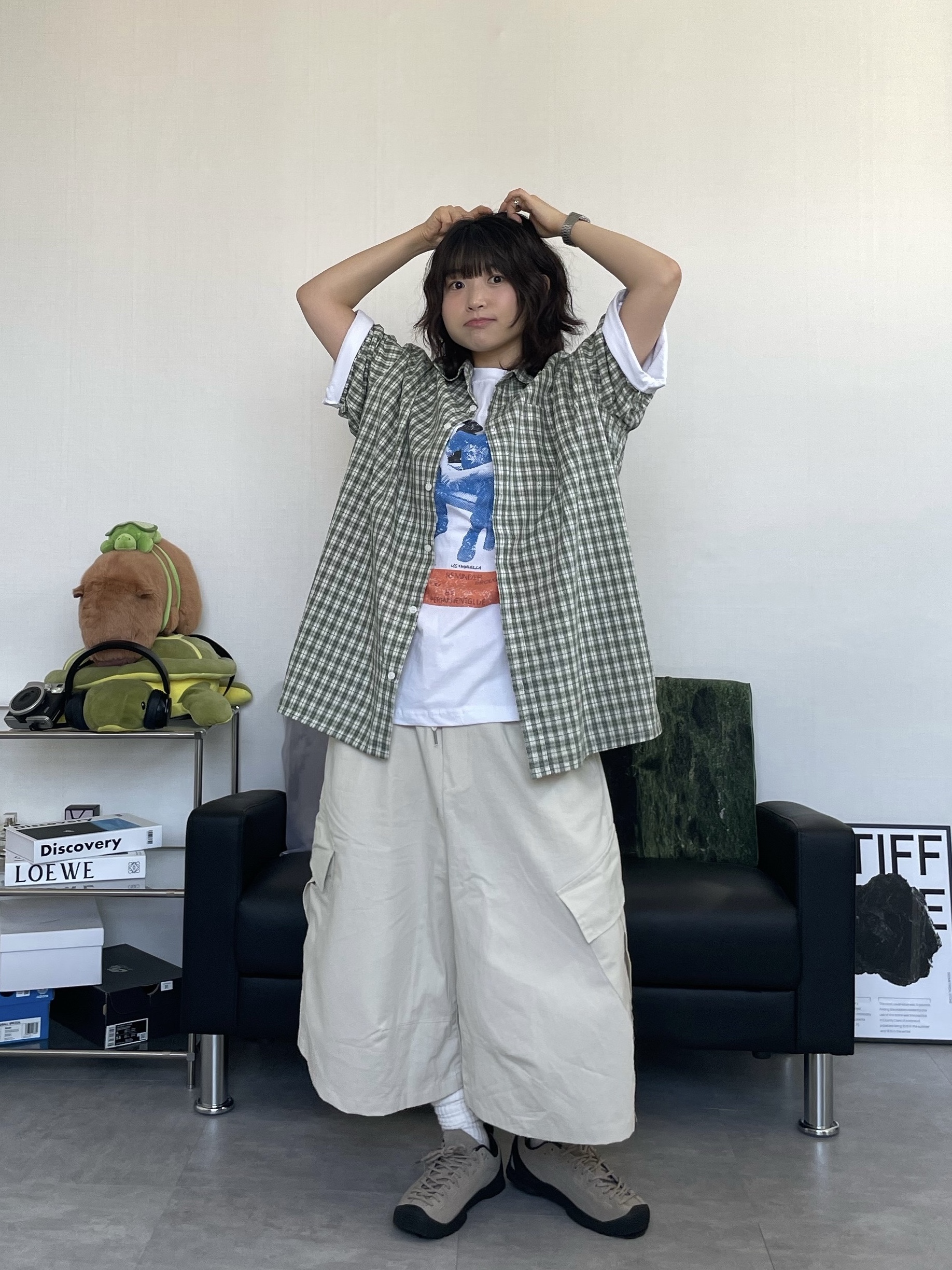 Keen Jasper Suede Sneakers Silver Mink, Hello Sunrise 90s Logo 6Panel Cap Beige & Navy 착용 스타일 - 2