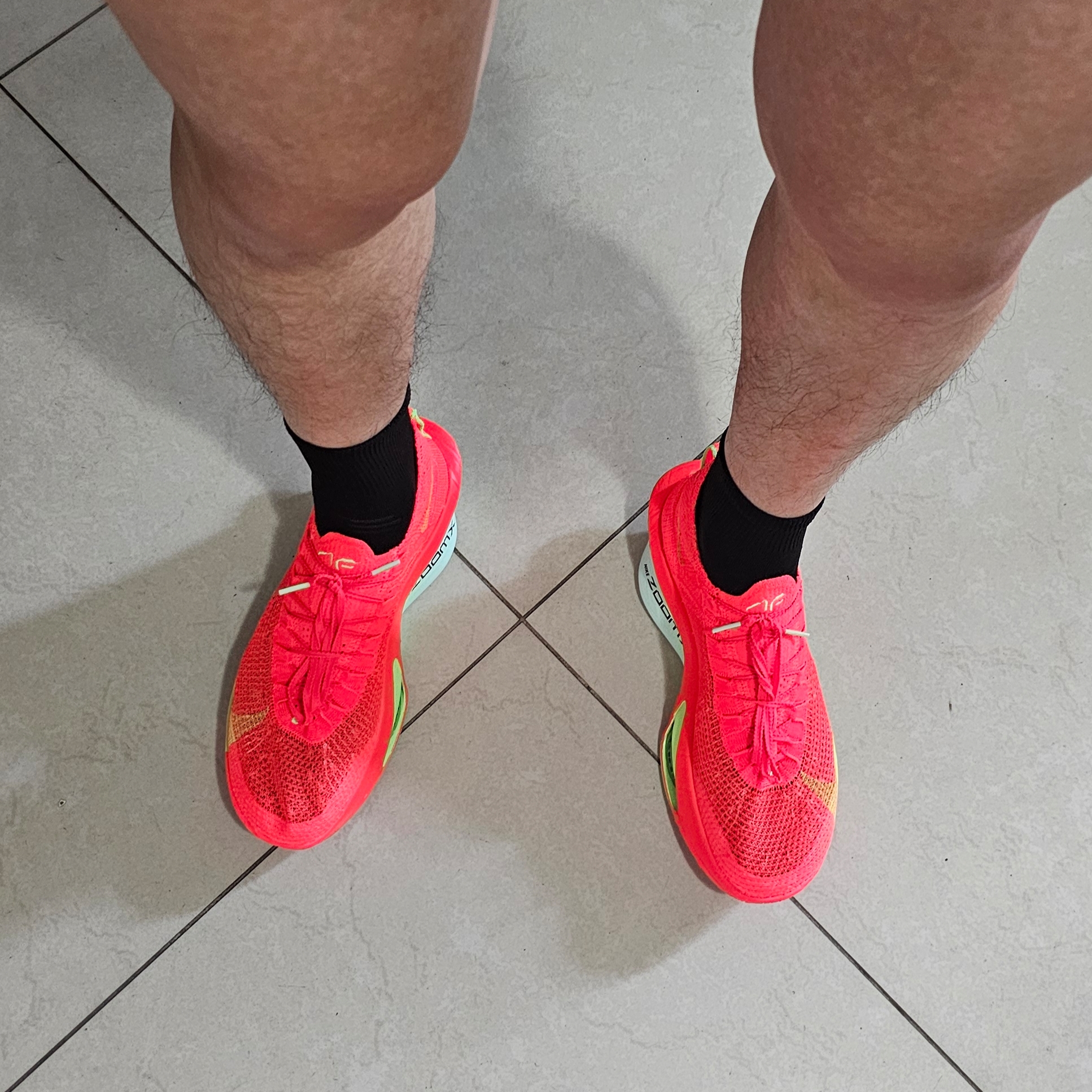 Nike Air Zoom Alphafly Next% 3 Bright Crimson Lime Blast 착용 스타일