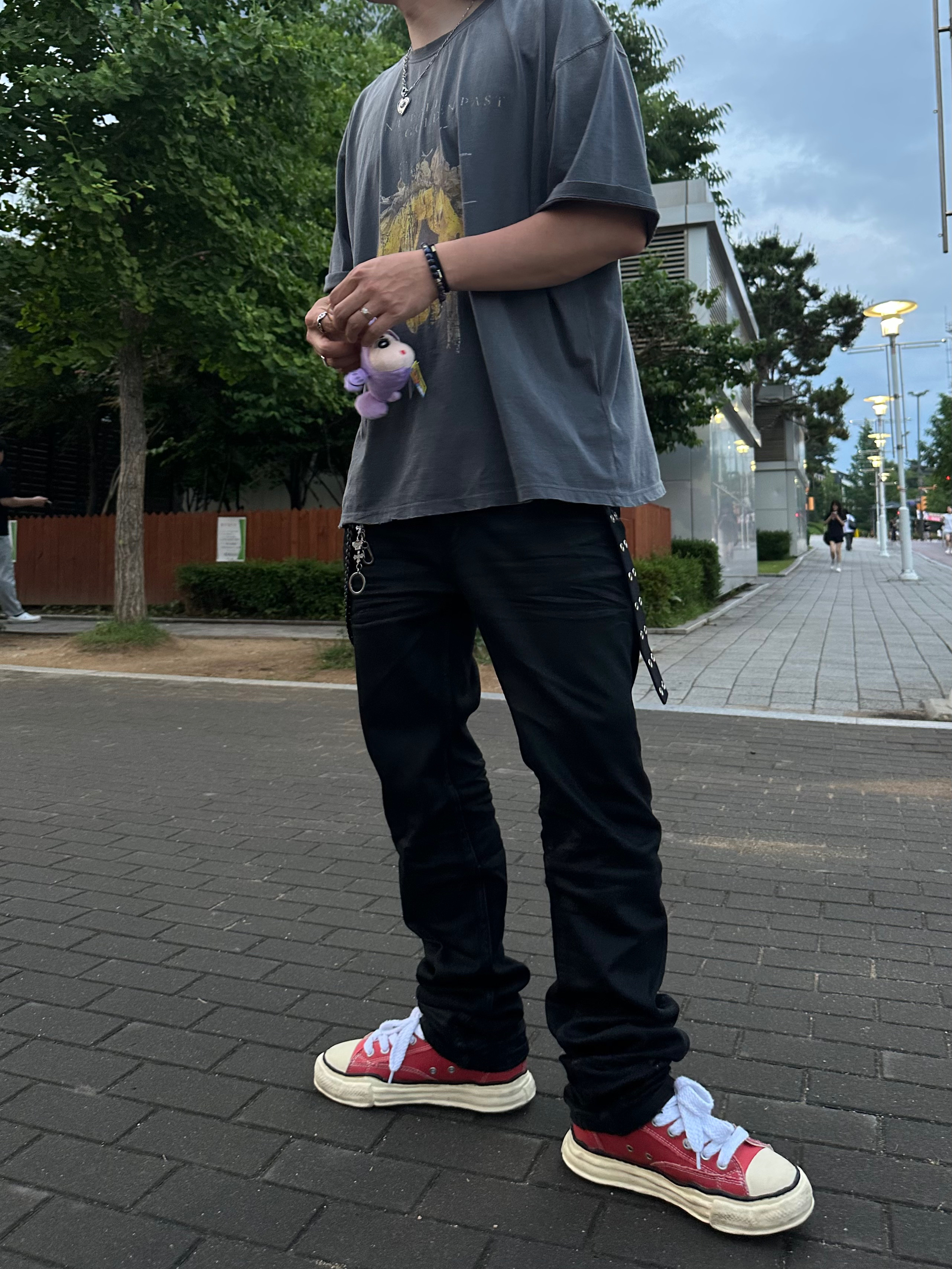 Maison Mihara Yasuhiro Peterson VL OG Sole Canvas Low-top Sneakers Red, Maison Mihara Yasuhiro Peterson VL OG Sole Canvas Low-top Sneakers Orange 착용 스타일 - 3