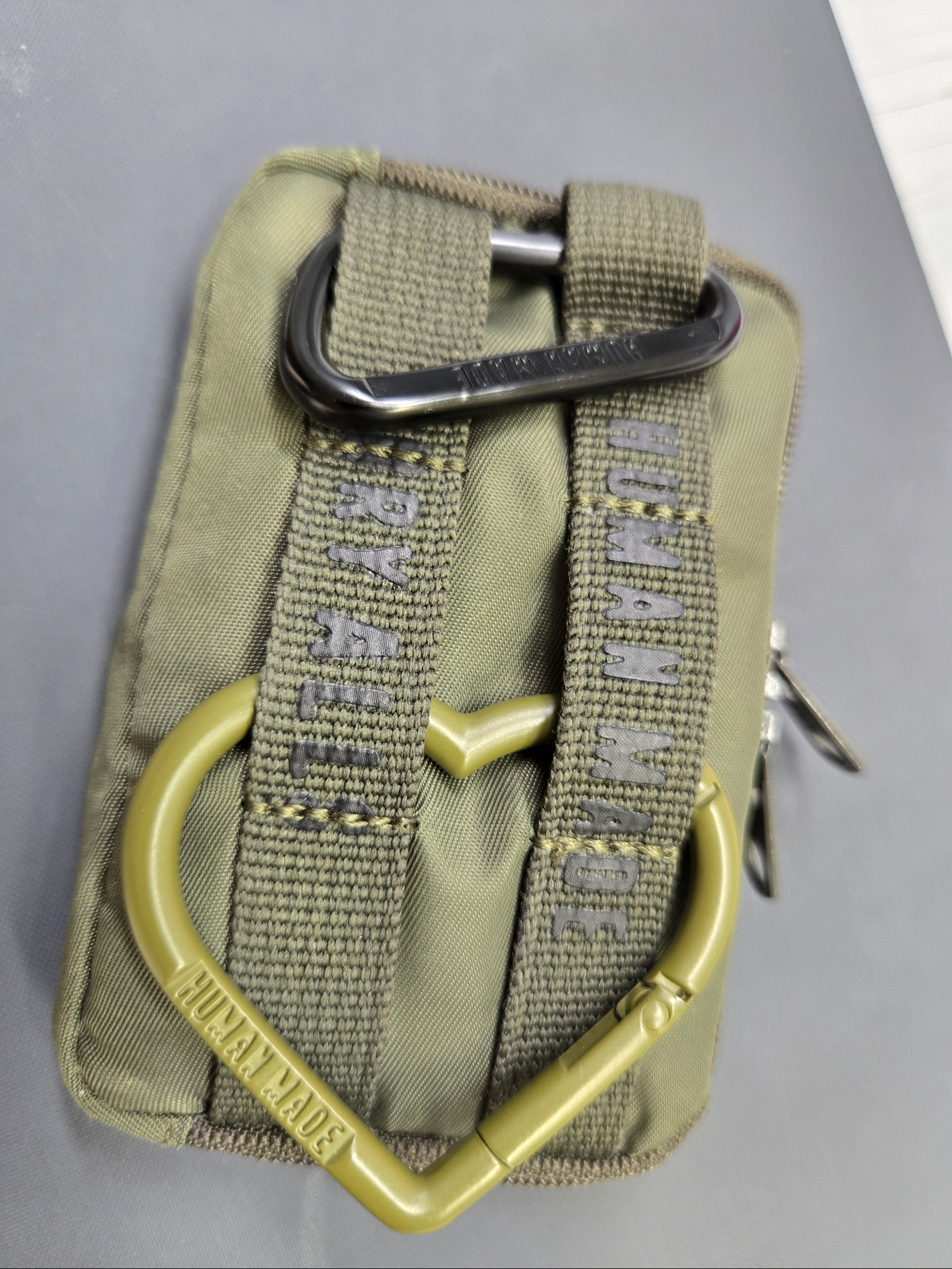 Human Made Military Card Case Olive Drab 착용 스타일
