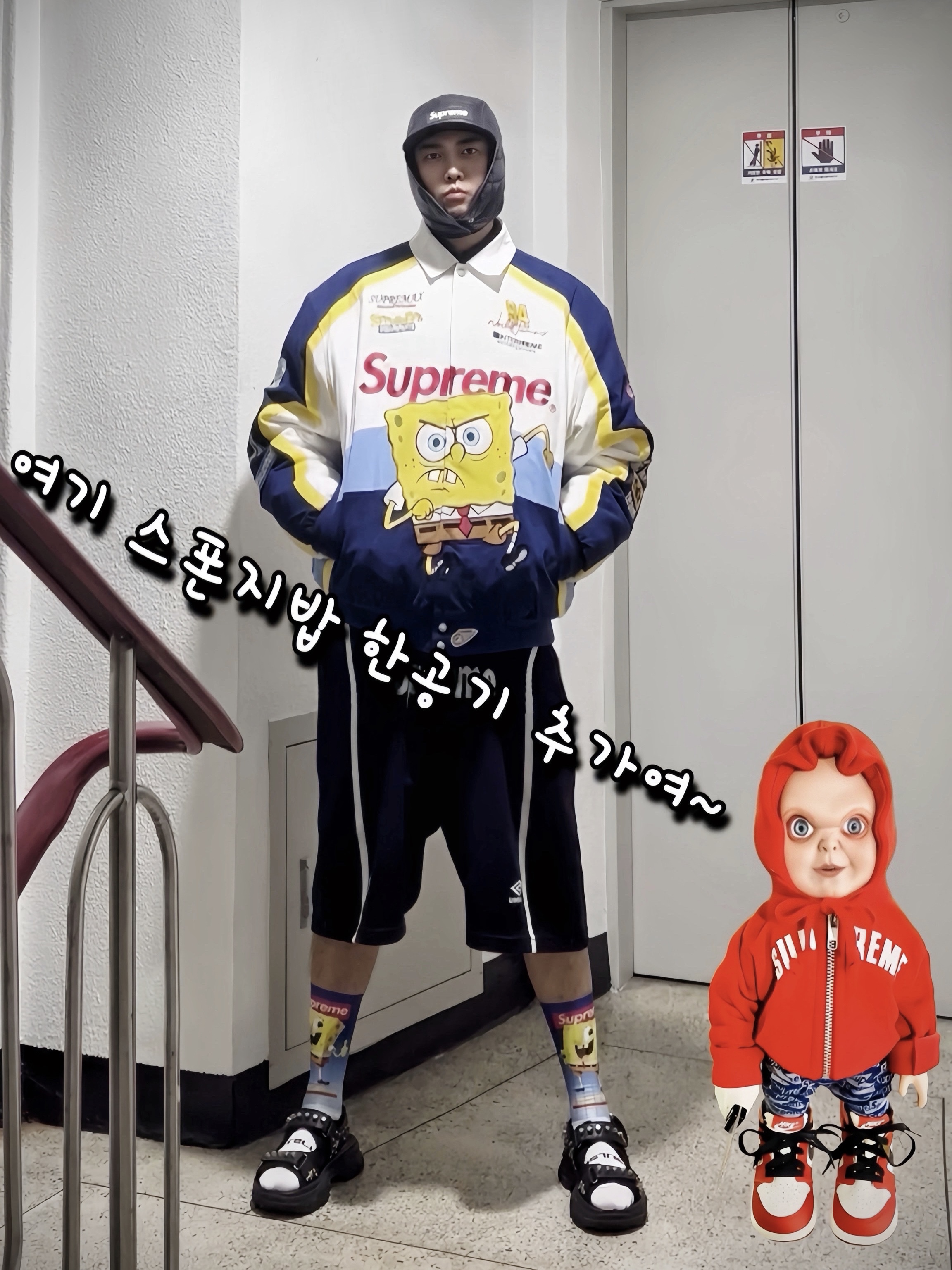 Supreme Earflap Box Logo New Era Black - 21FW, Supreme x SpongeBob SquarePants Jeff Hamilton Racing Jacket White - 25SS 착용 스타일 - 2
