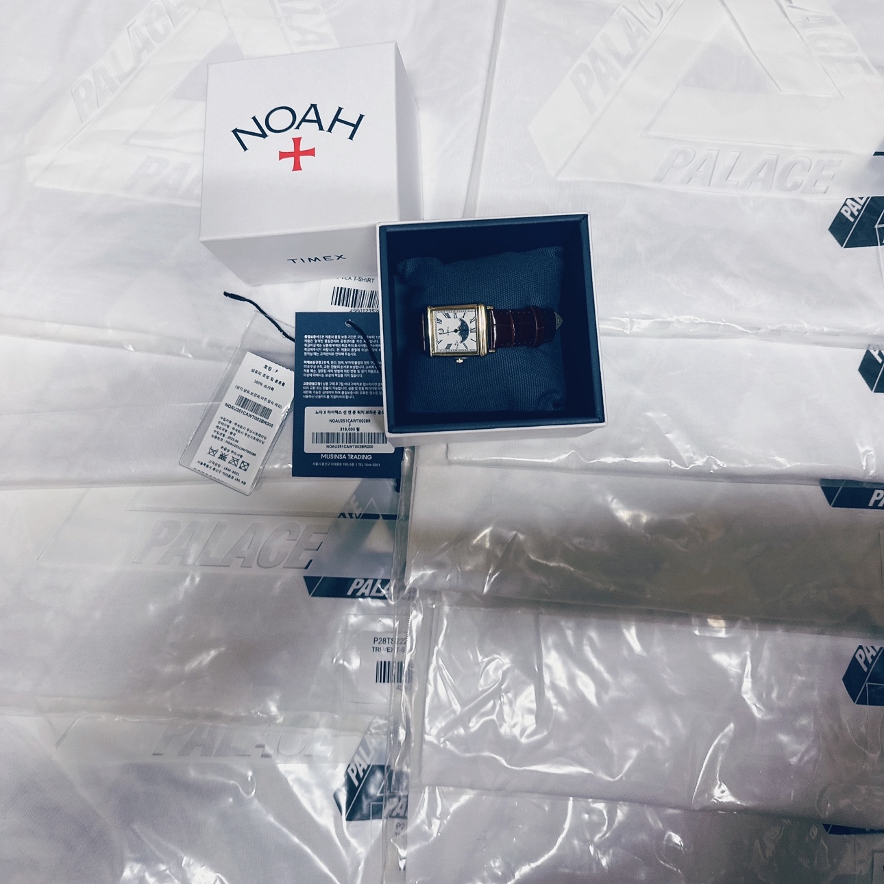 Timex x Noah Moon Phase Watch Brown Gold, Palace Tri-Vex T-Shirt White Blue - 25SS 착용 스타일
