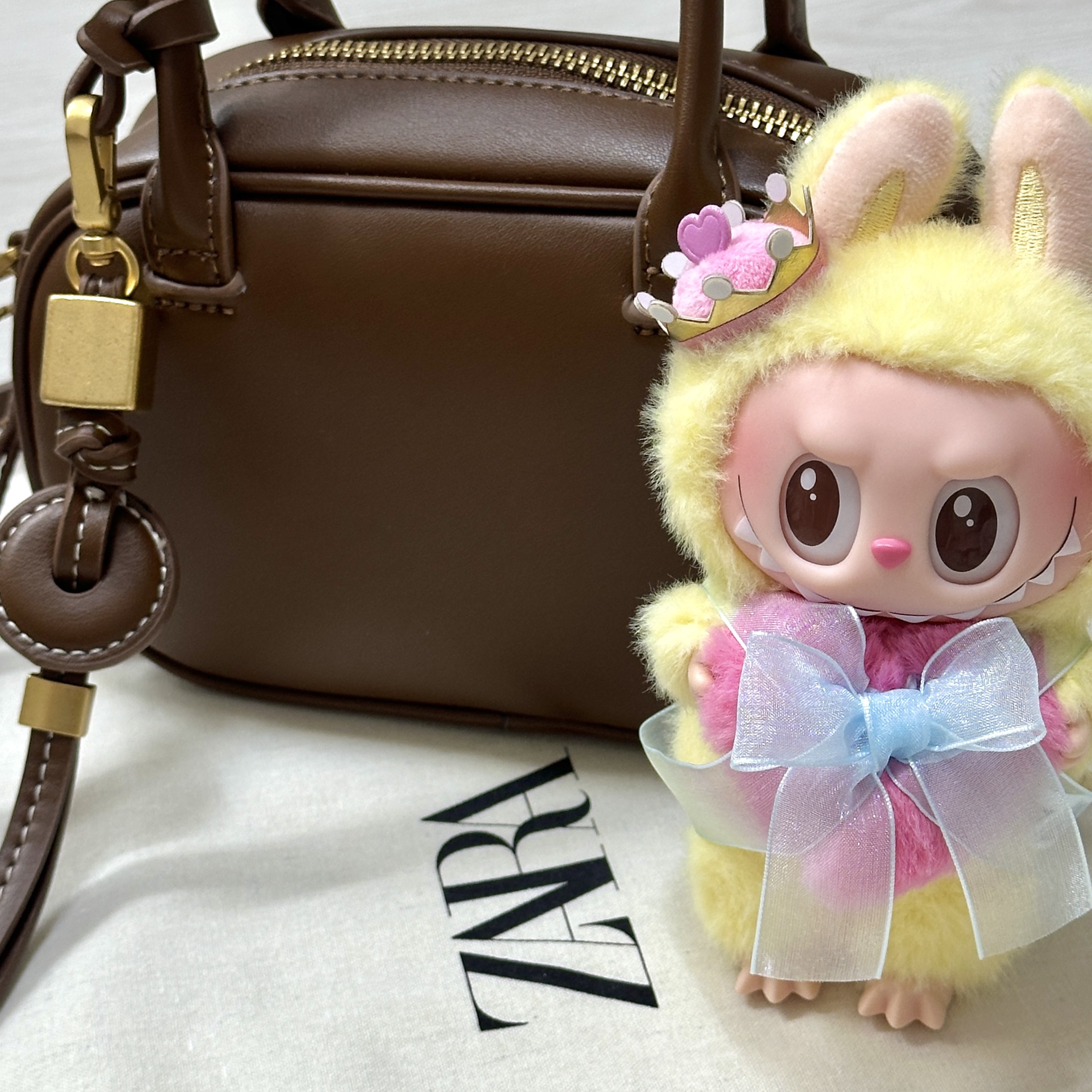 Pop Mart The Monsters Checkmate Series Plush Keyring 착용 스타일 - 1