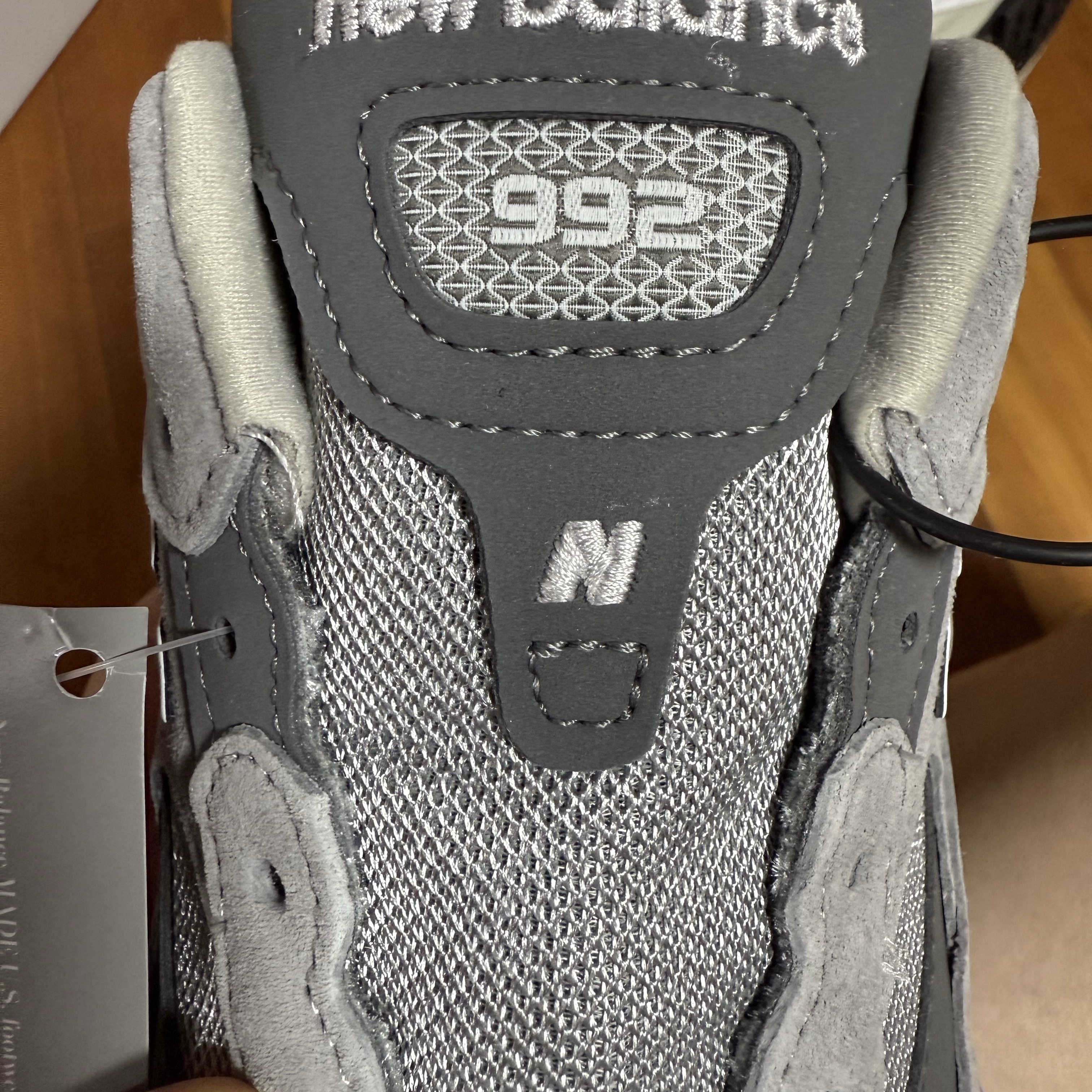 New Balance 992 Made in USA Core Grey Silver Metallic 착용 스타일 - 8