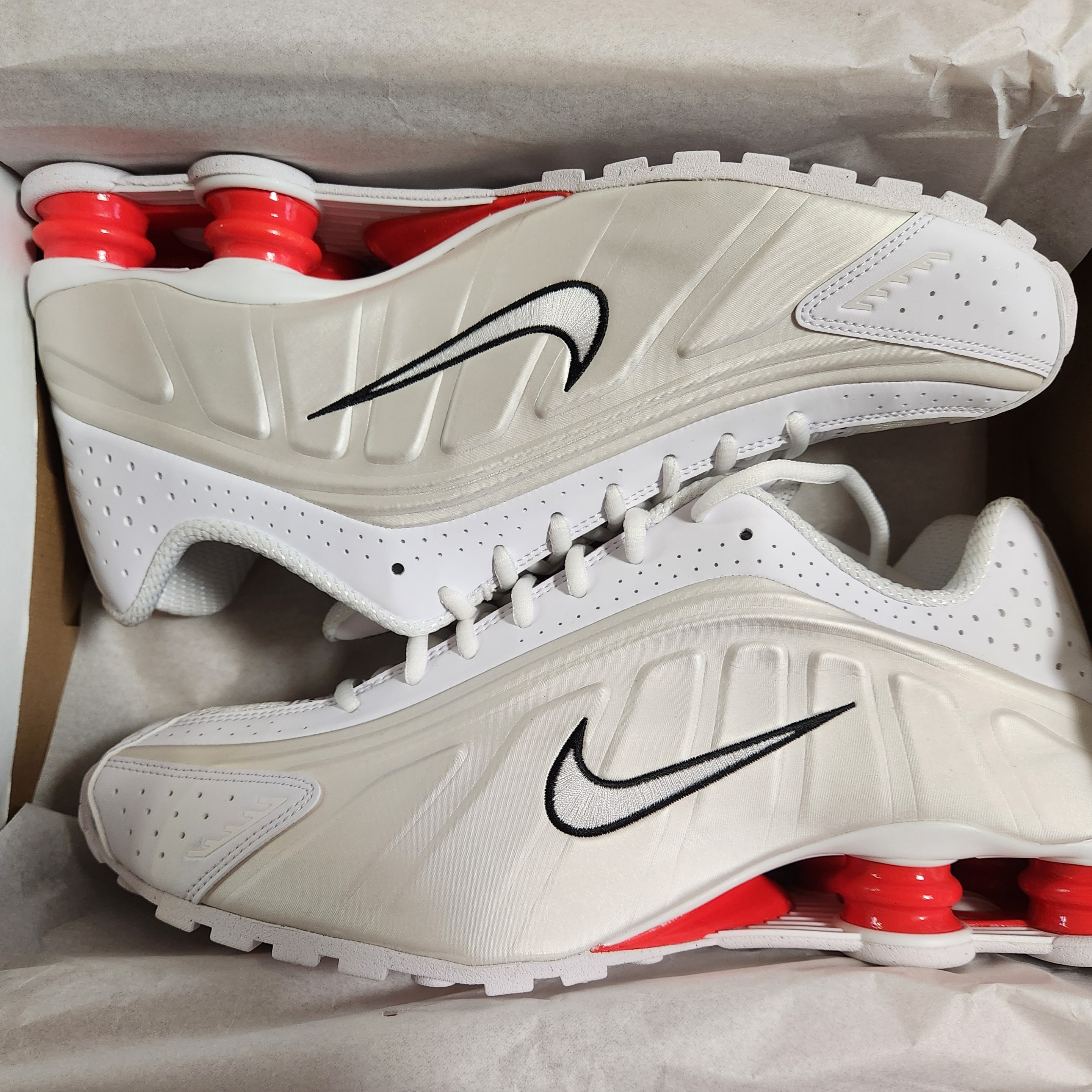 (W) Nike Shox R4 White Phantom 착용 스타일 - 1