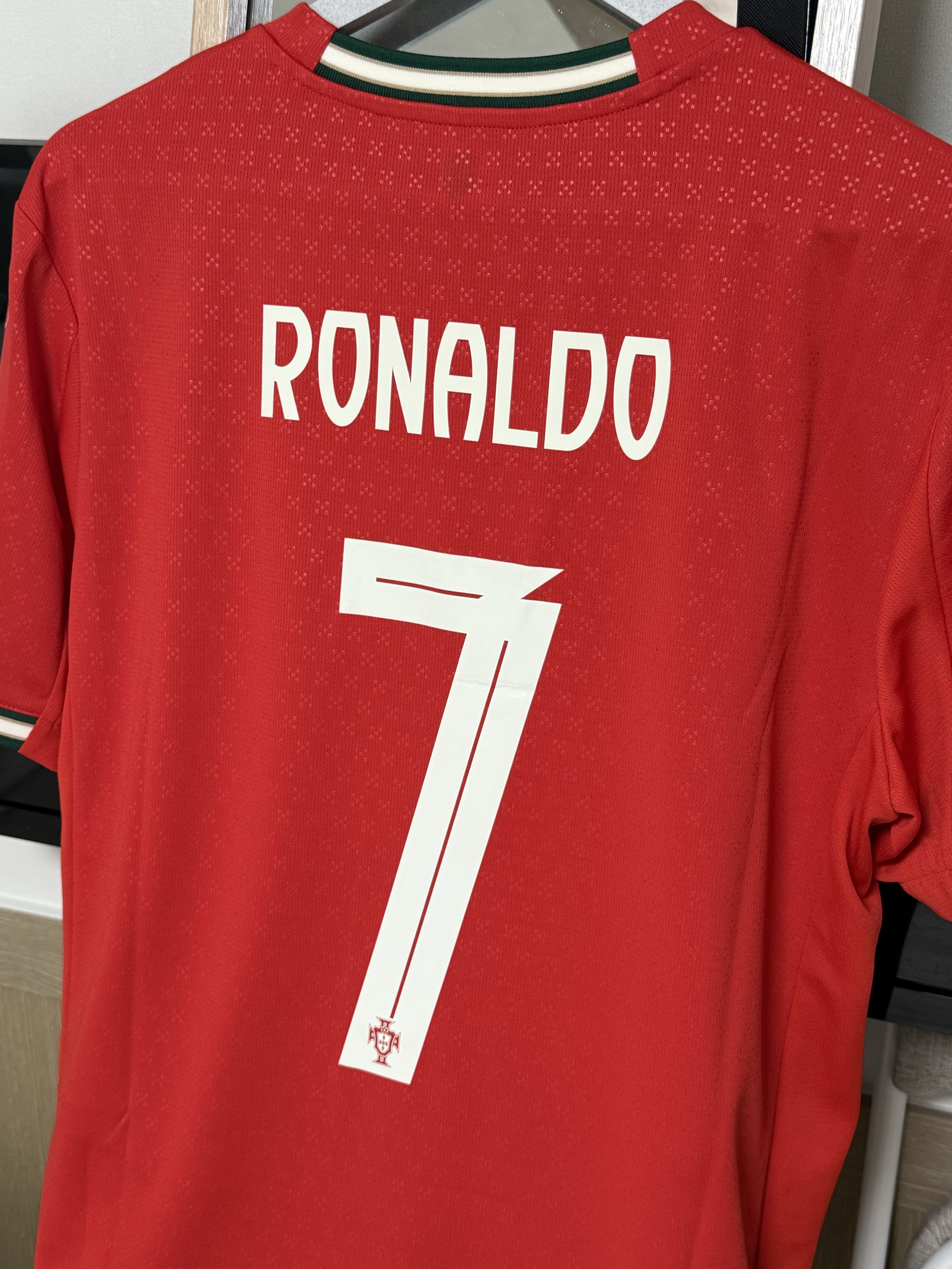 Puma Portugal 2025 Home Jersey Sport Red (Non Marking Ver.) 착용 스타일 - 3