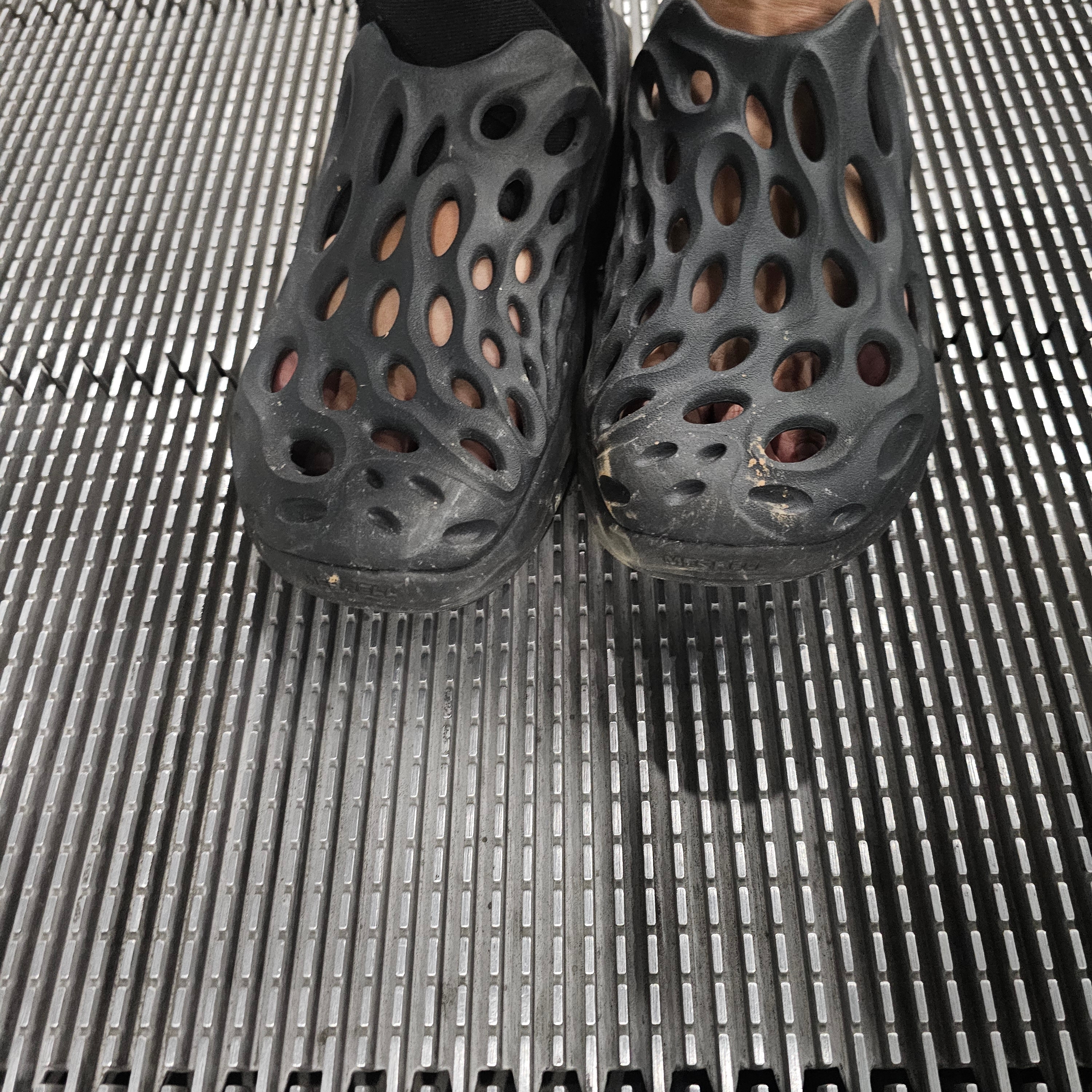 [1TRL] Merrell Hydro Next Gen Moc SE Triple Black - 25SS 착용 스타일